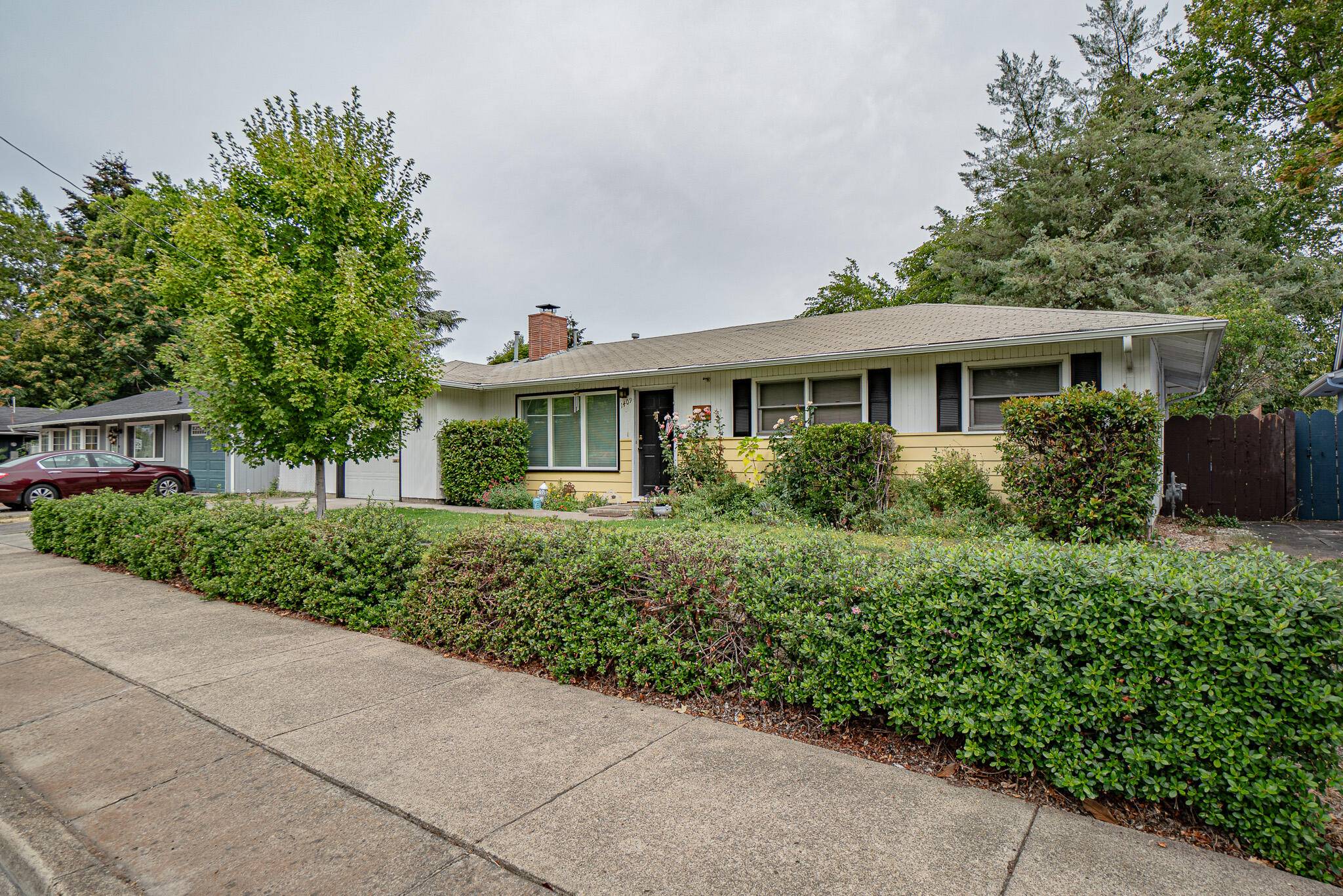 Medford, OR 97504,1409 Siskiyou BLVD