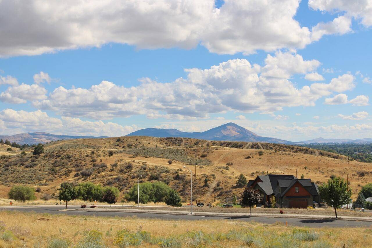 Klamath Falls, OR 97601,547 Bella Vista LOOP