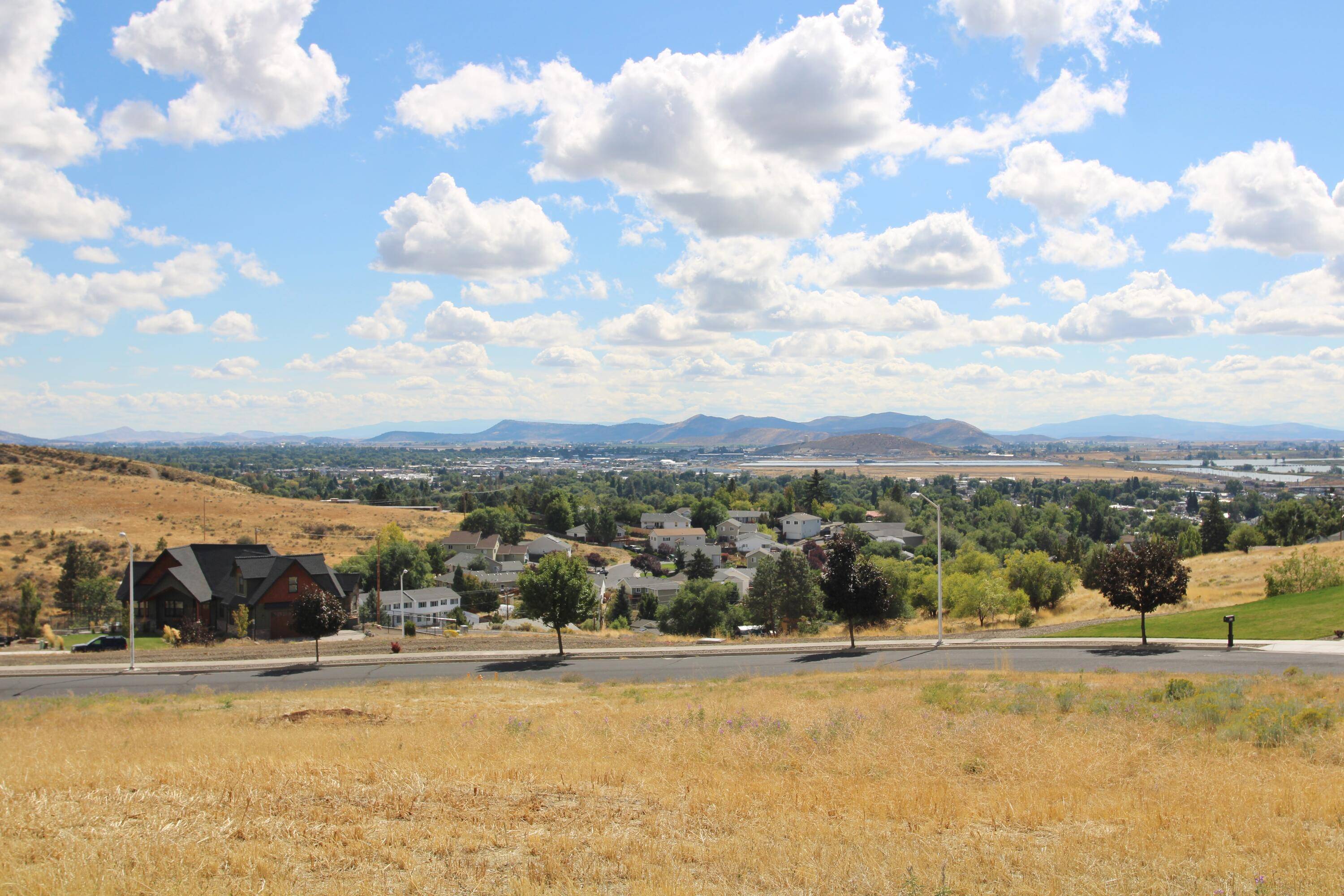 Klamath Falls, OR 97601,539 Bella Vist LOOP