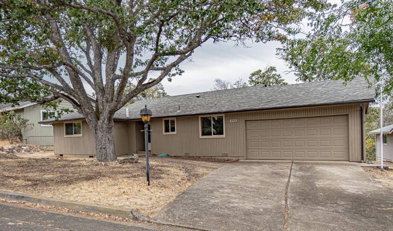 Ashland, OR 97520,743 Oak Knoll DR