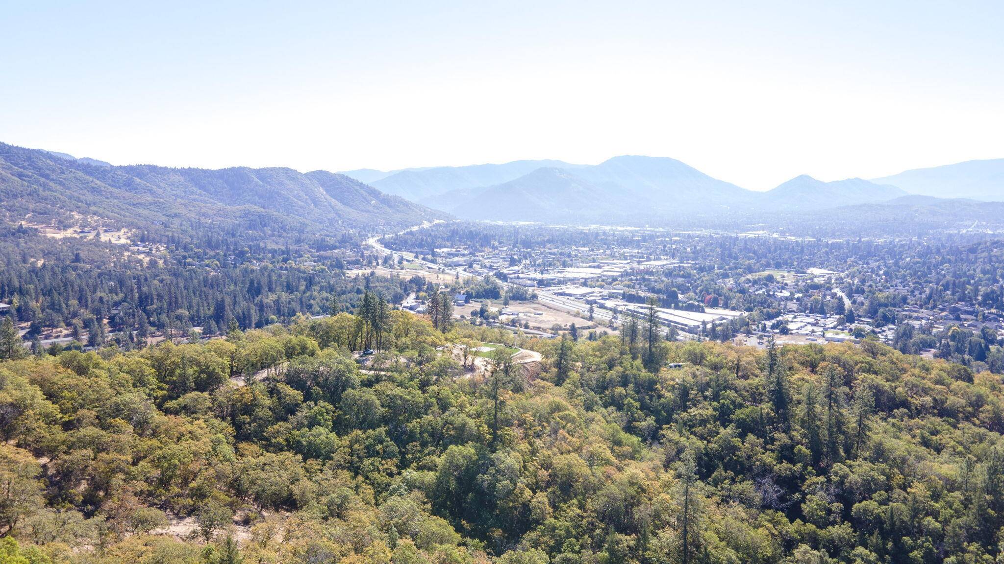 Grants Pass, OR 97526,800 Scenic DR