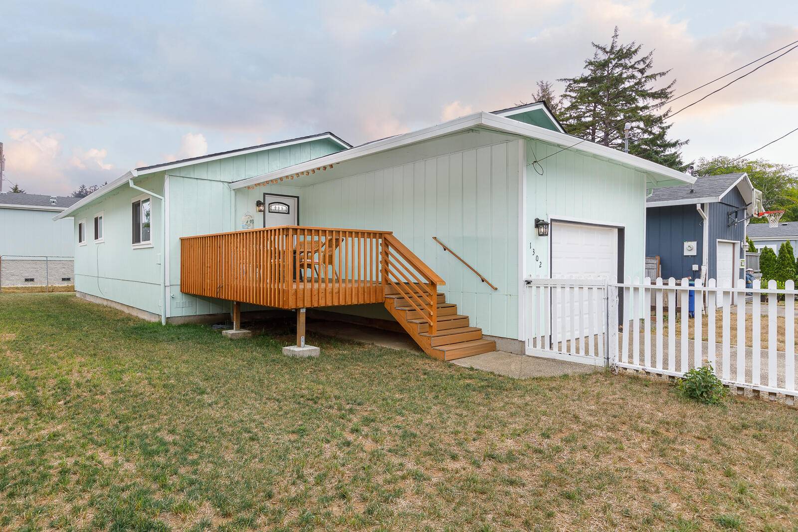 Lincoln City, OR 97367,1302 63rd ST