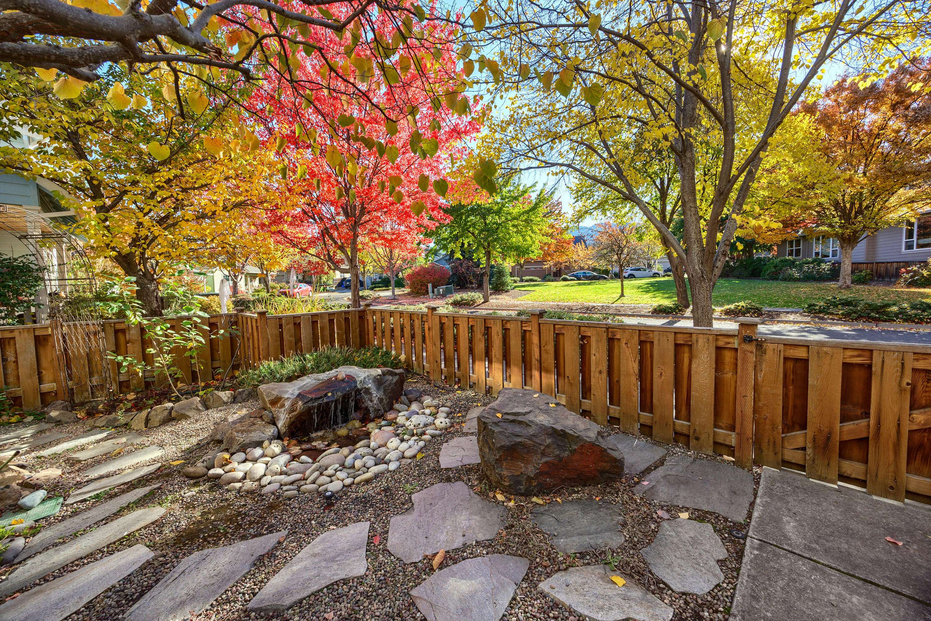 Ashland, OR 97520,2721 Clay Creek WAY