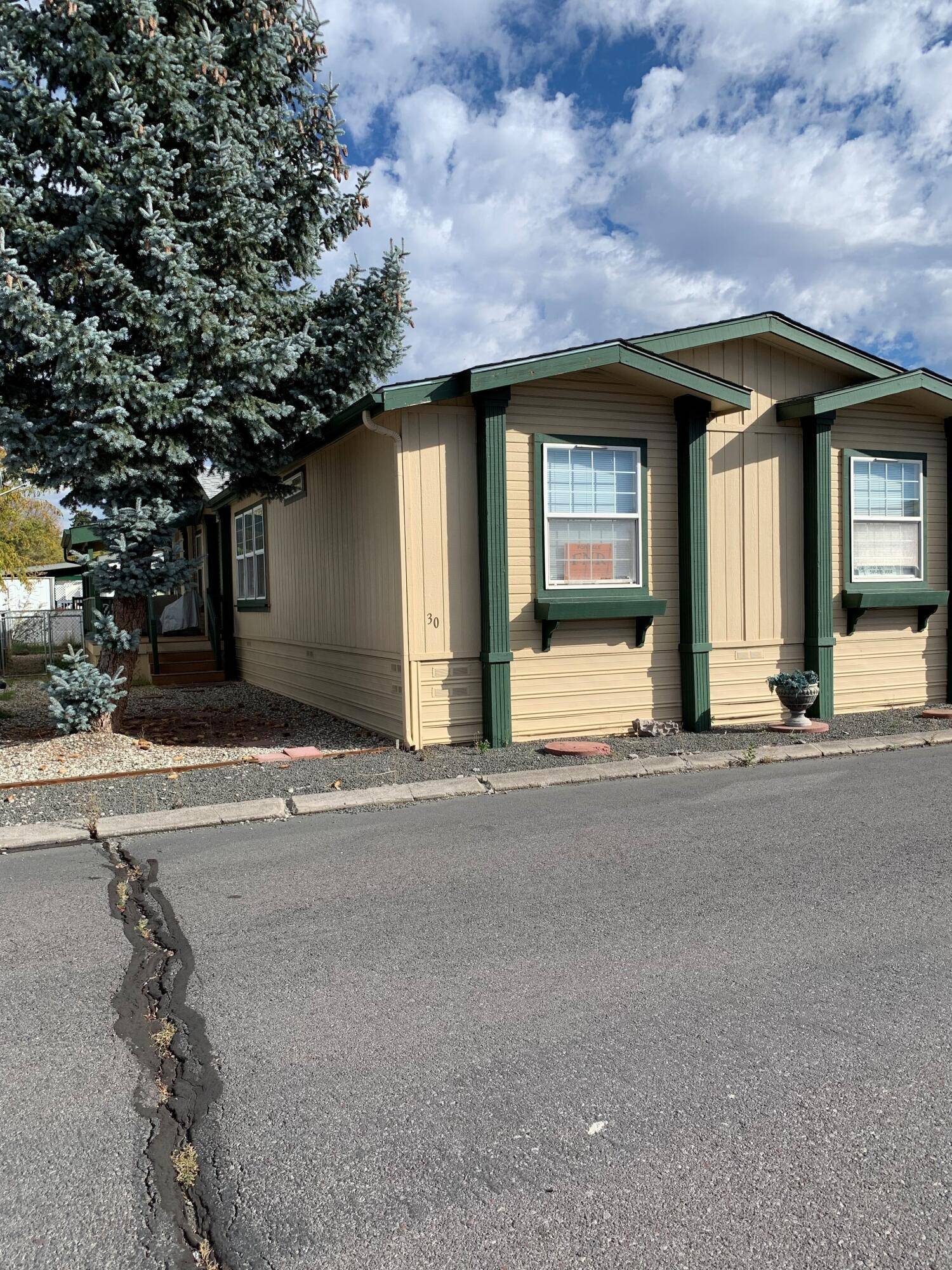 Klamath Falls, OR 97603,4200 Summers LN ##30