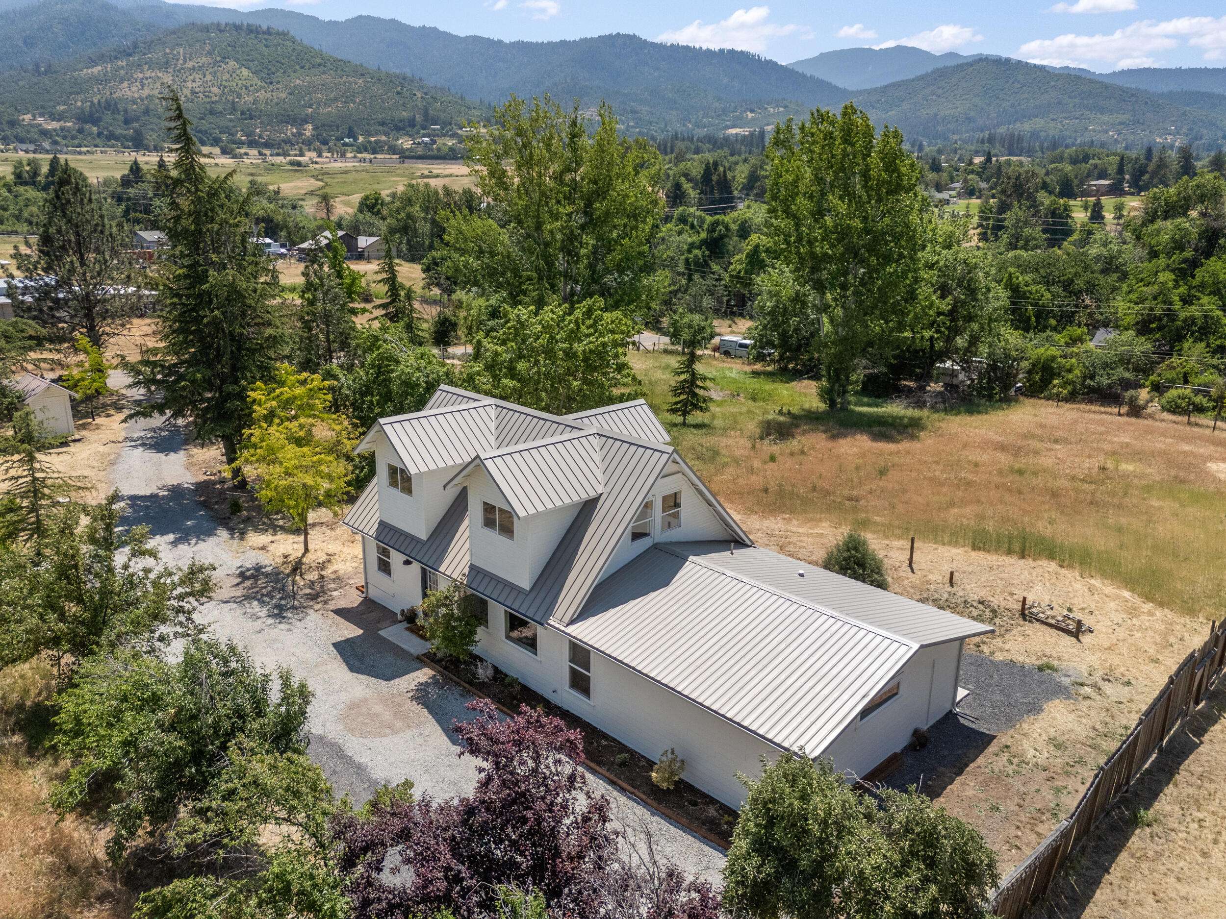 Ashland, OR 97520,135 Maywood WAY