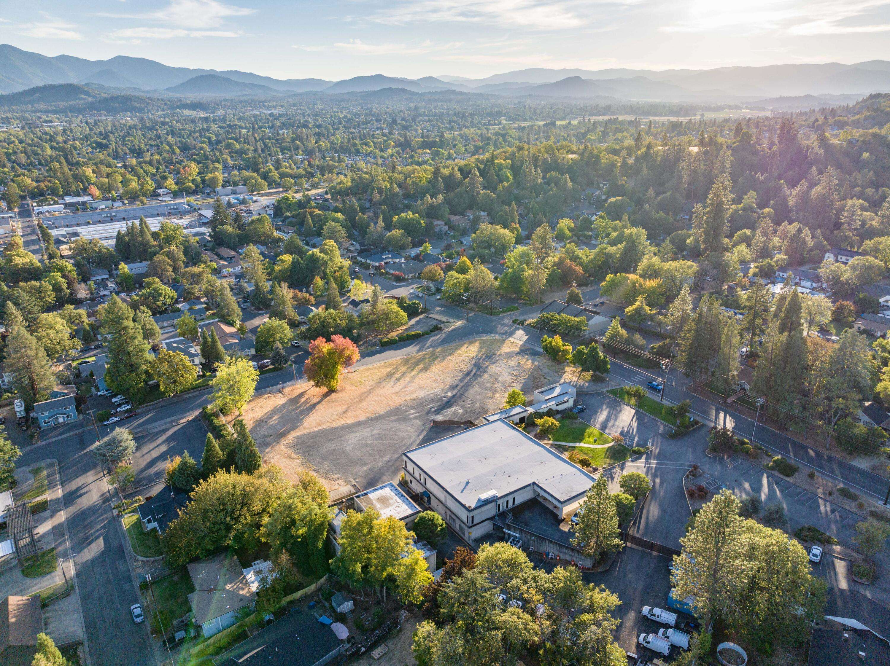 Grants Pass, OR 97526,715 Dimmick ST