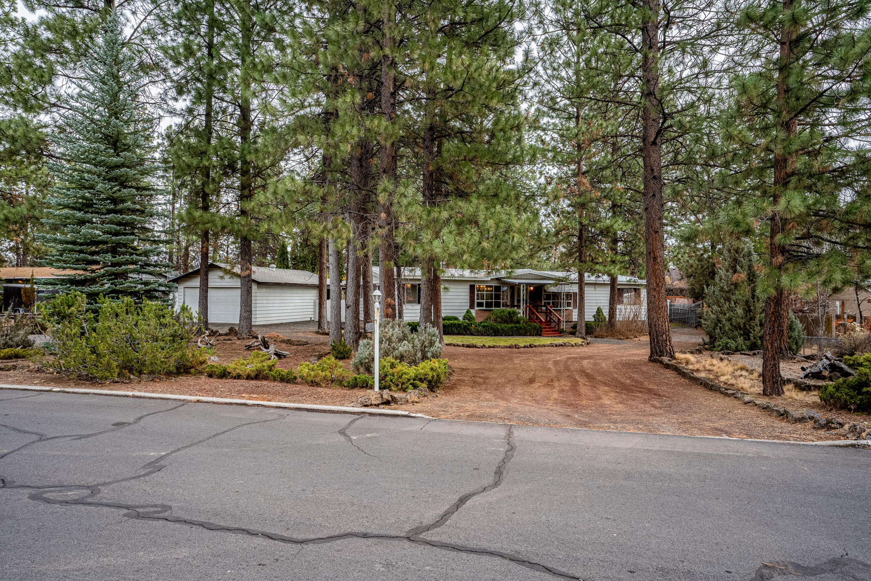 Bend, OR 97702,61147 Chuckanut DR