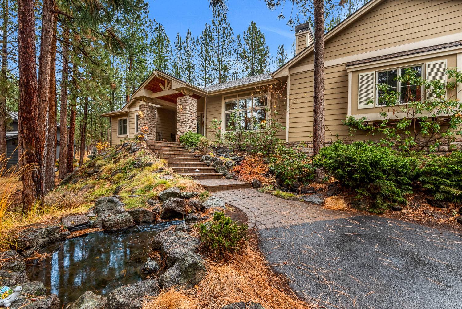 Bend, OR 97703,2962 Three Sisters DR