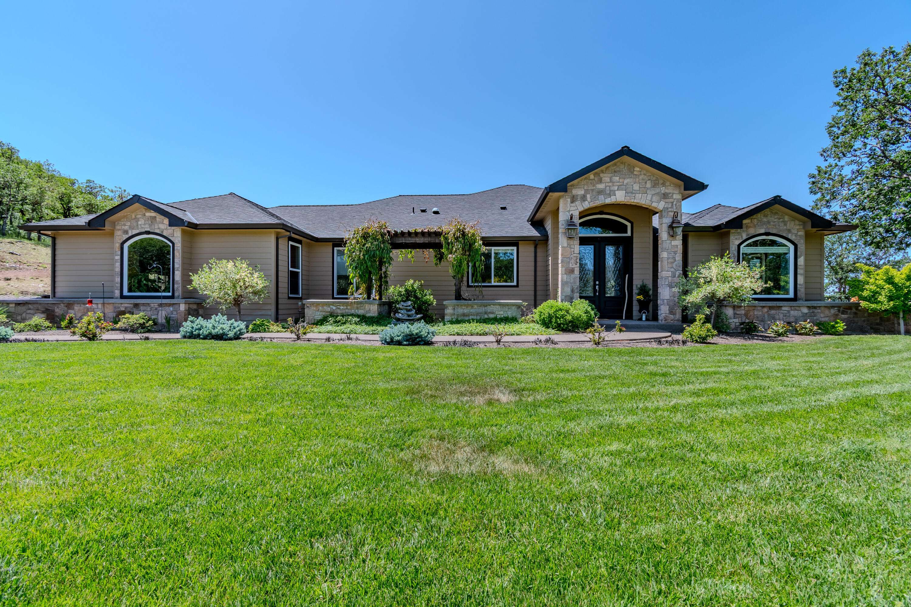 Eagle Point, OR 97524,1886 Obenchain RD