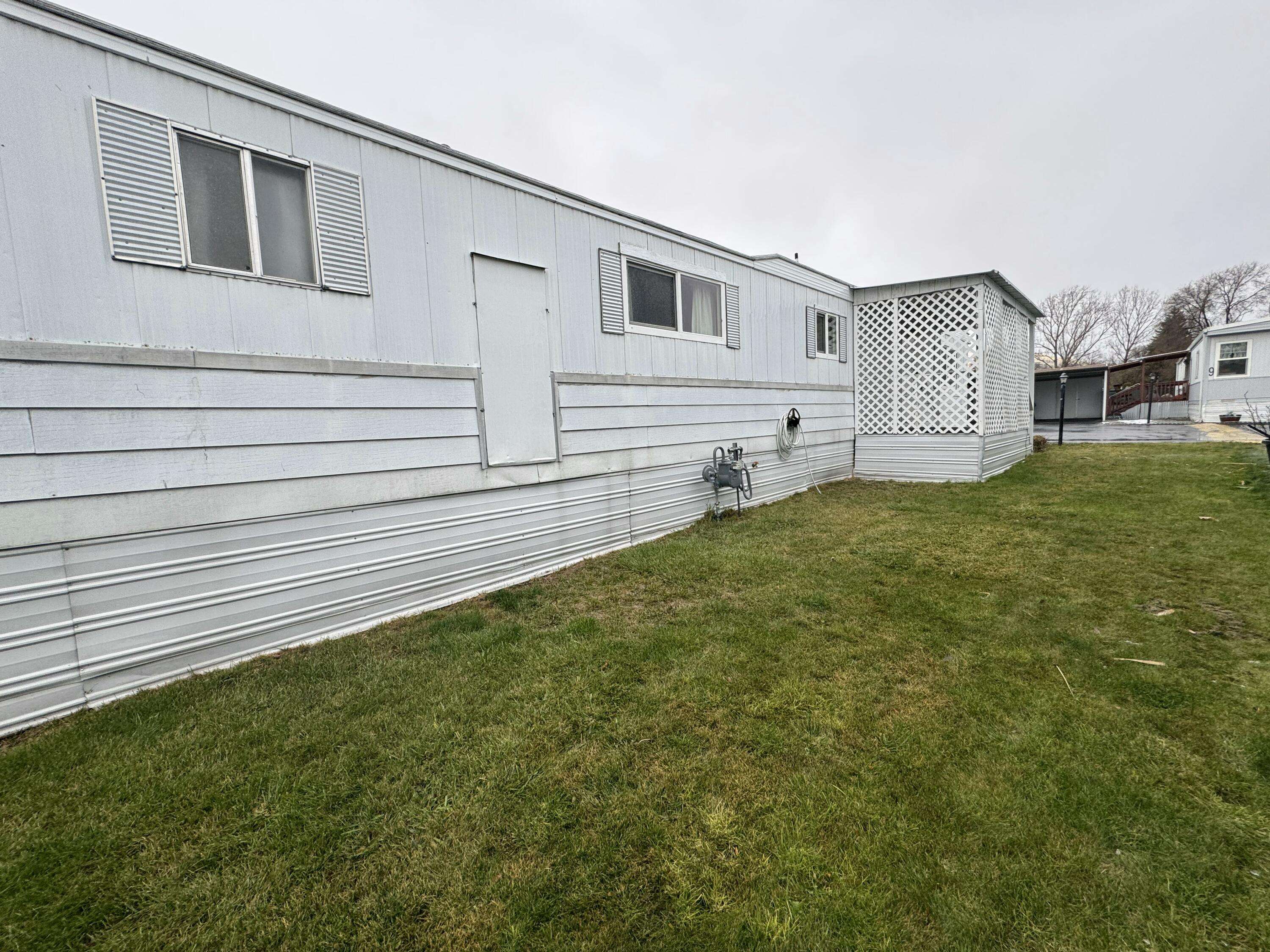 Klamath Falls, OR 97603,4741 6th ST ## 14