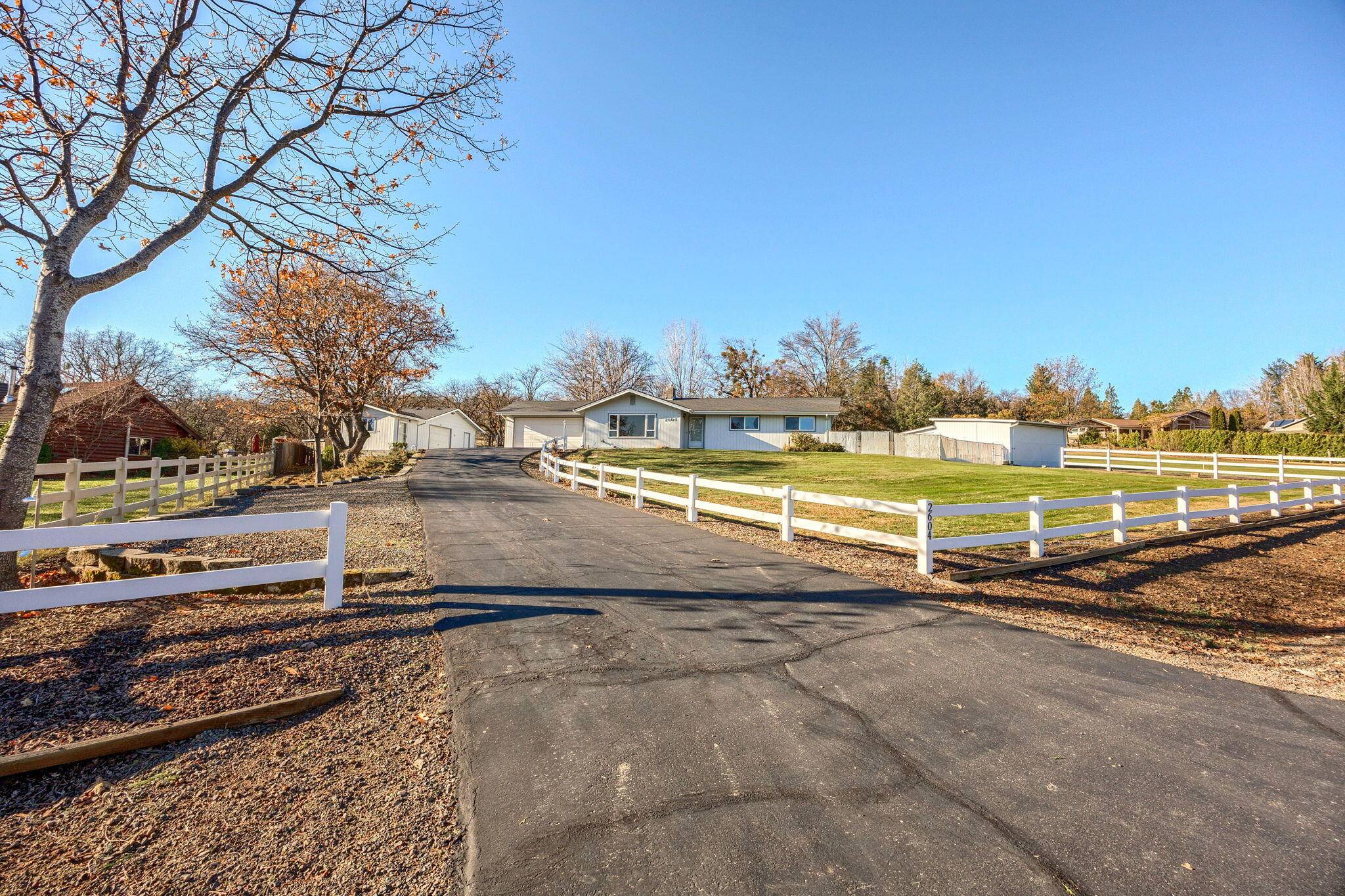 Medford, OR 97504,2604 David LN