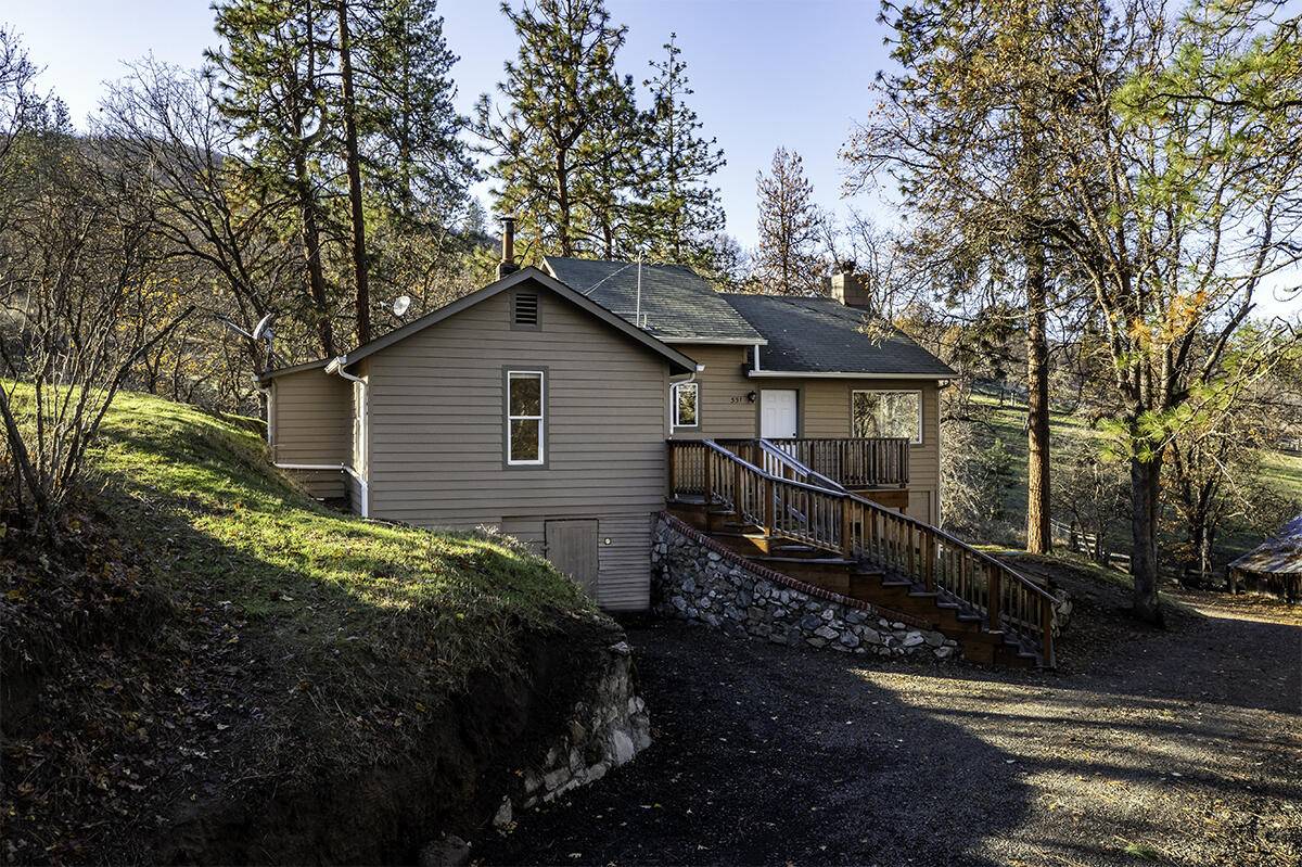 Ashland, OR 97520,551 Grandview DR