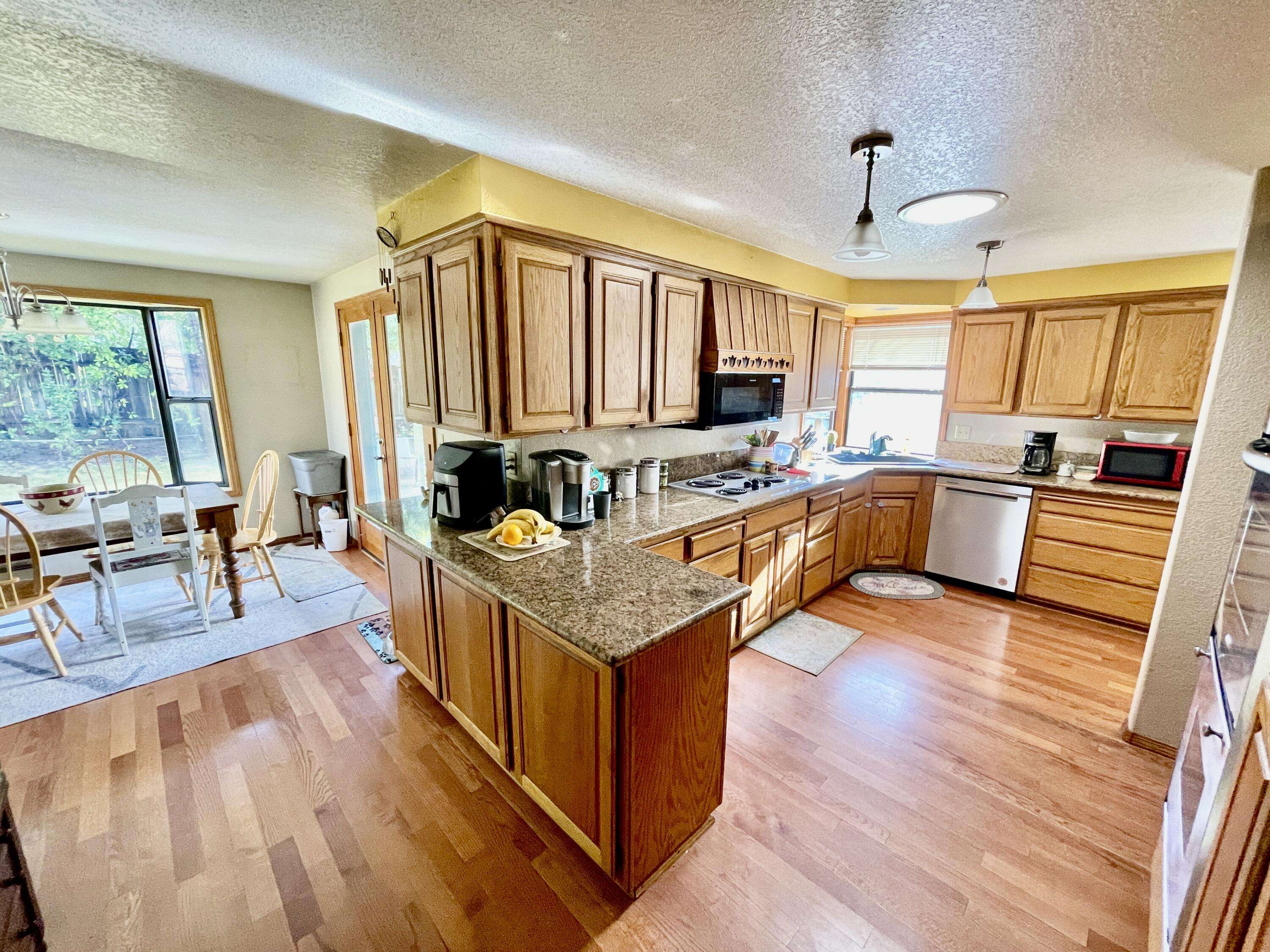 Grants Pass, OR 97526,1140 Beacon DR