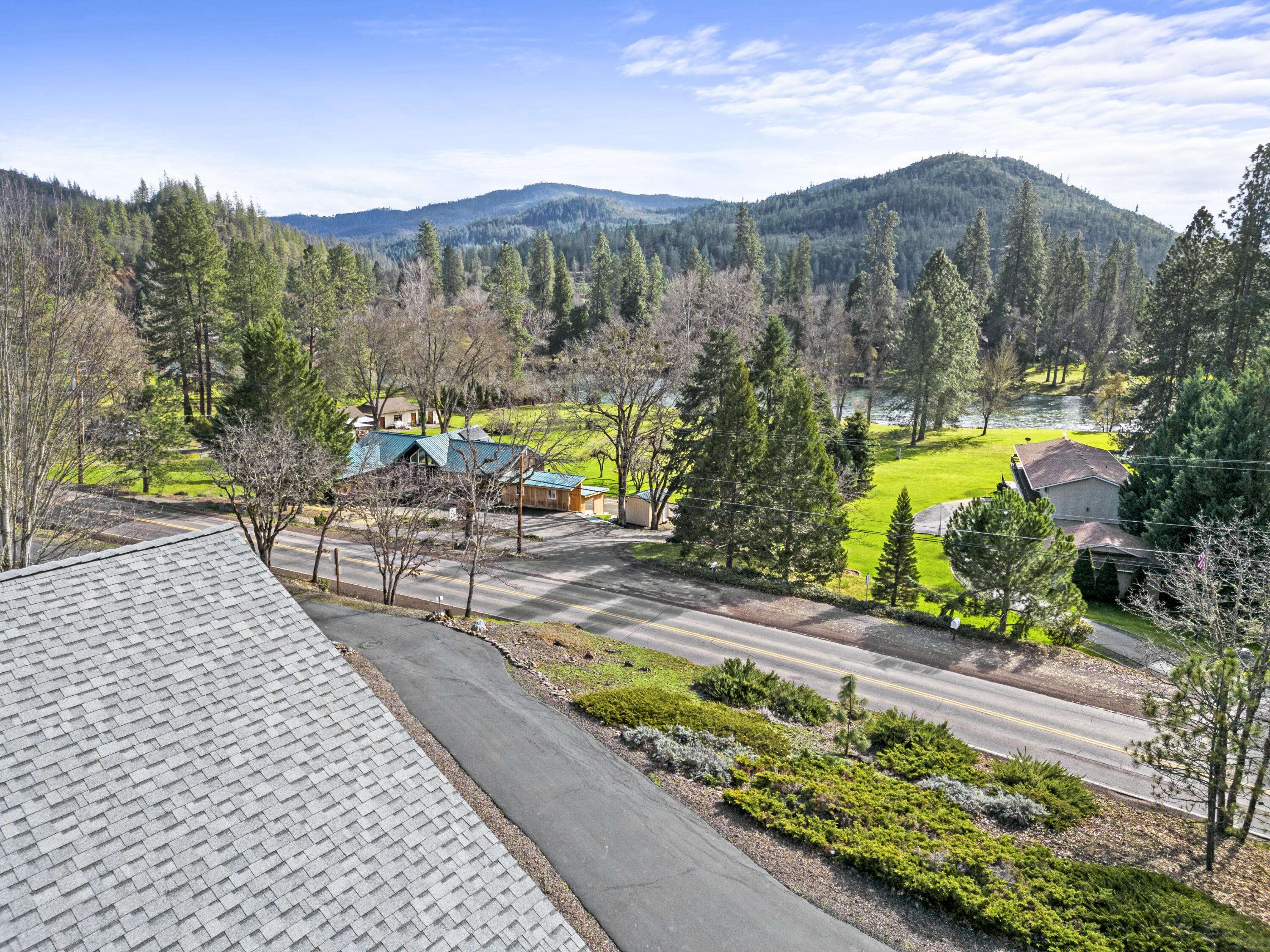 Shady Cove, OR 97539,7431 Rogue River Drive