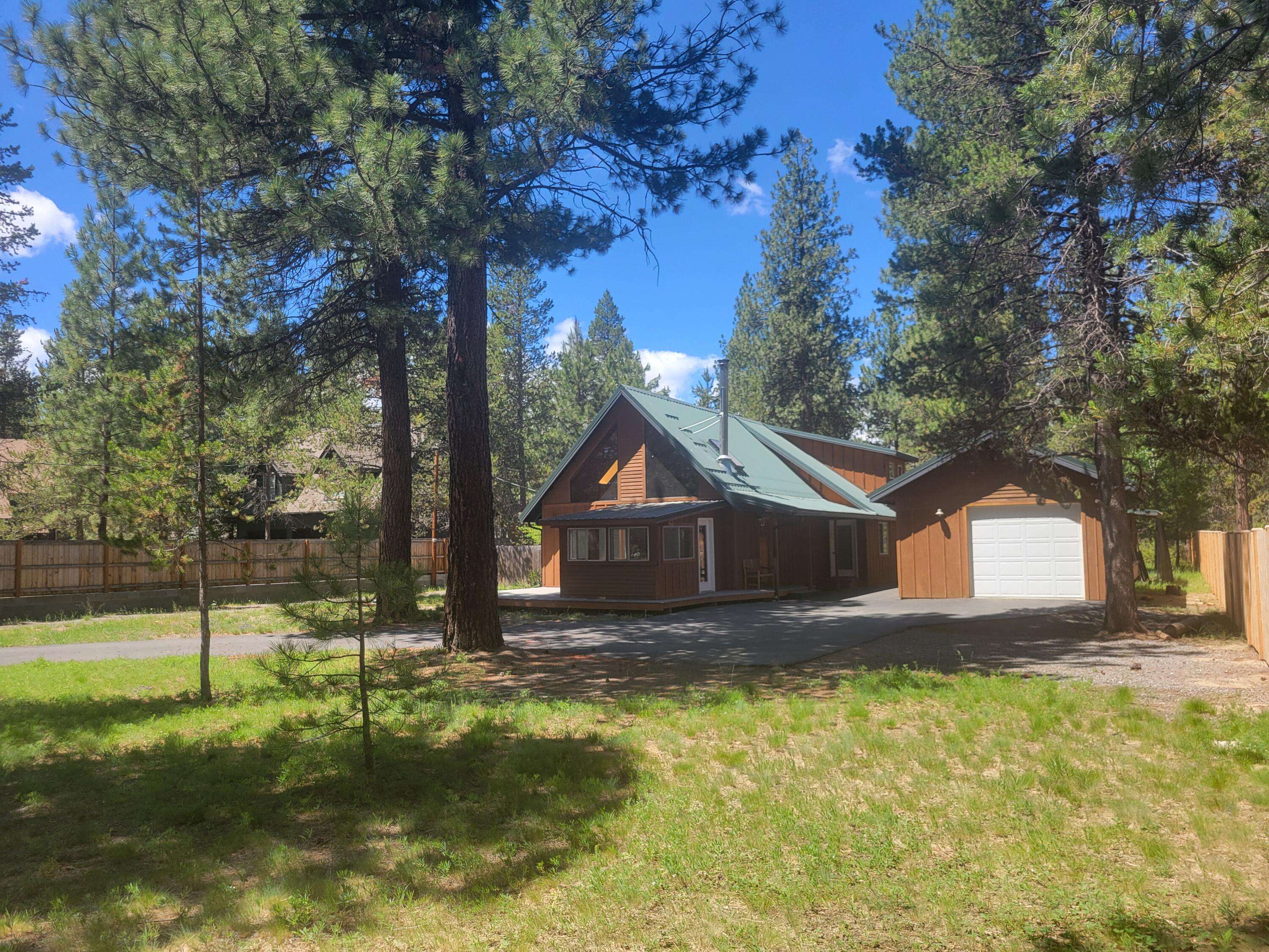 Bend, OR 97707,16340 Mule Deer LN