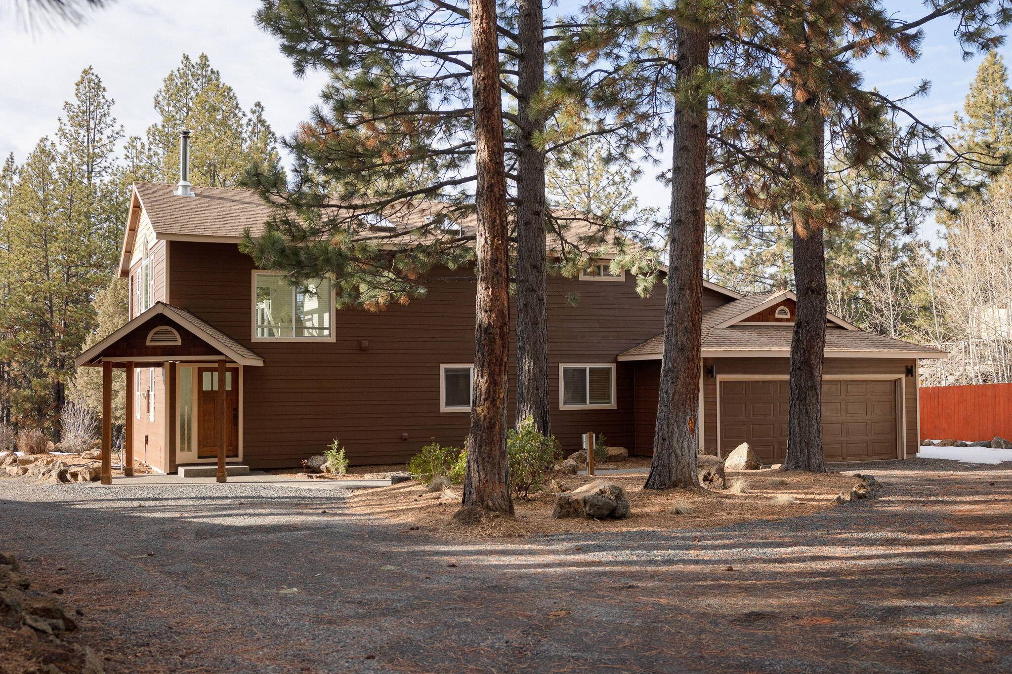 Bend, OR 97702,18614 River Woods DR