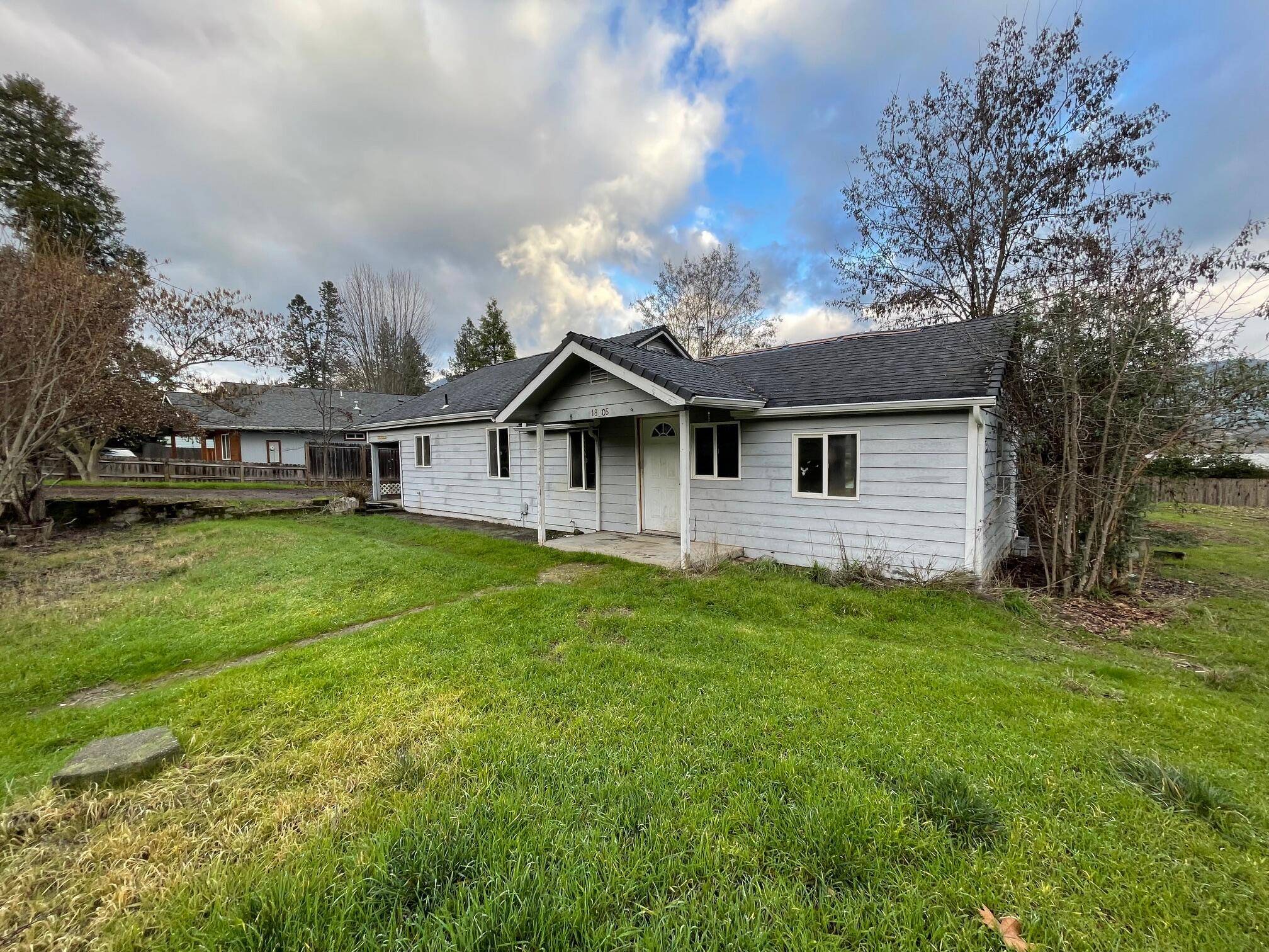 Grants Pass, OR 97526,1805 Candler AVE