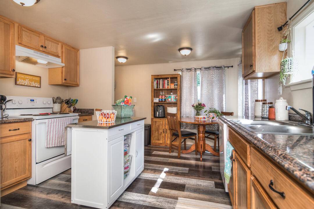 Bend, OR 97702,475 Douglas ST