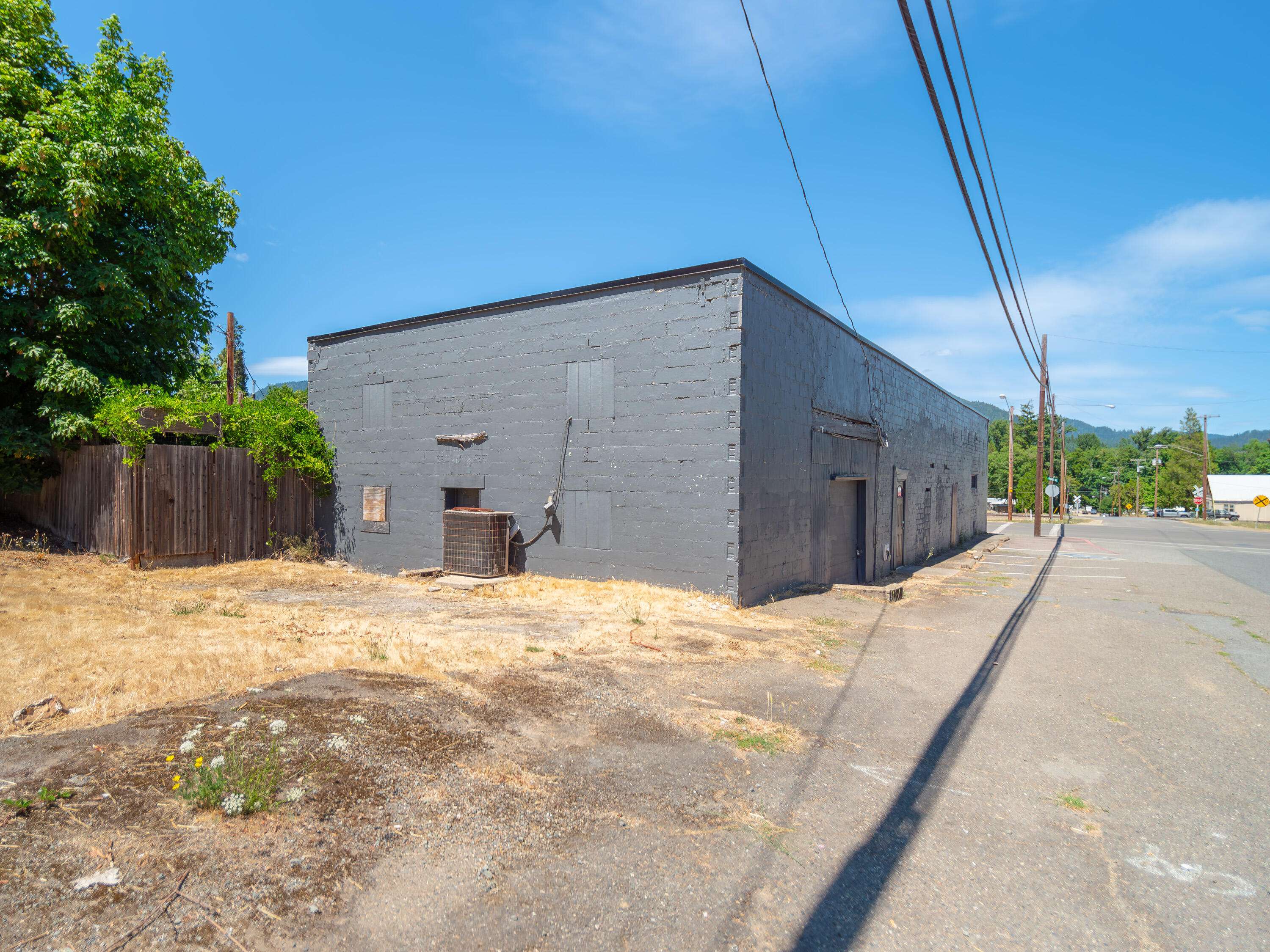 Glendale, OR 97442,408 Pacific AVE