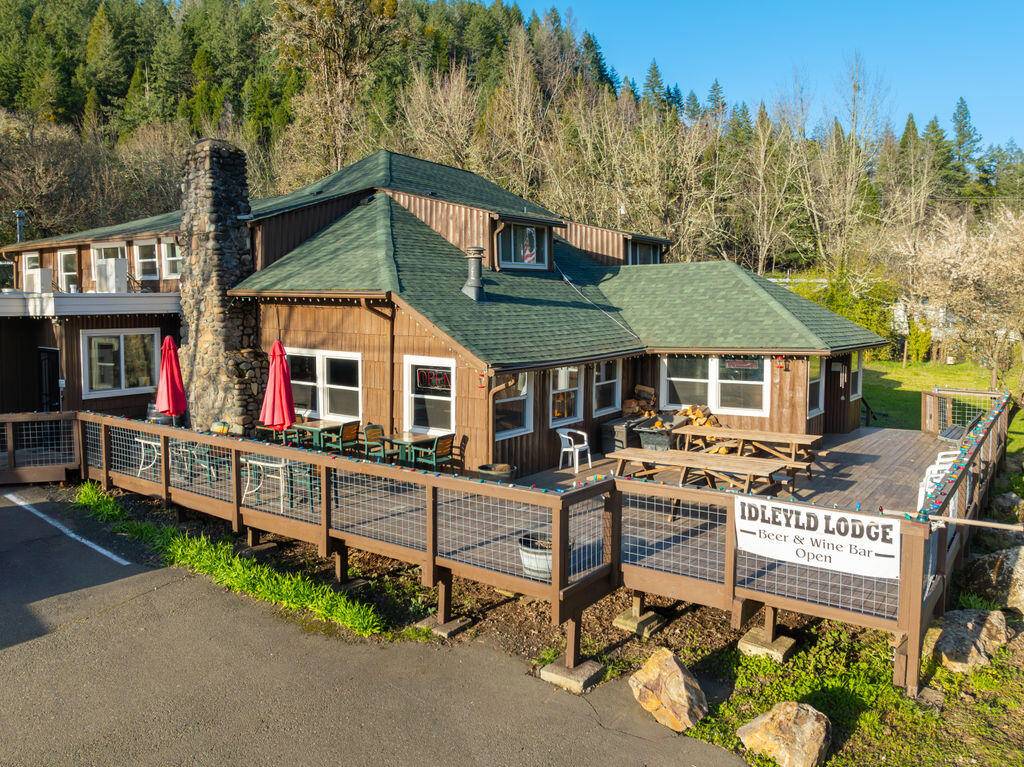 Idleyld Park, OR 97447,23834 Umpqua HWY