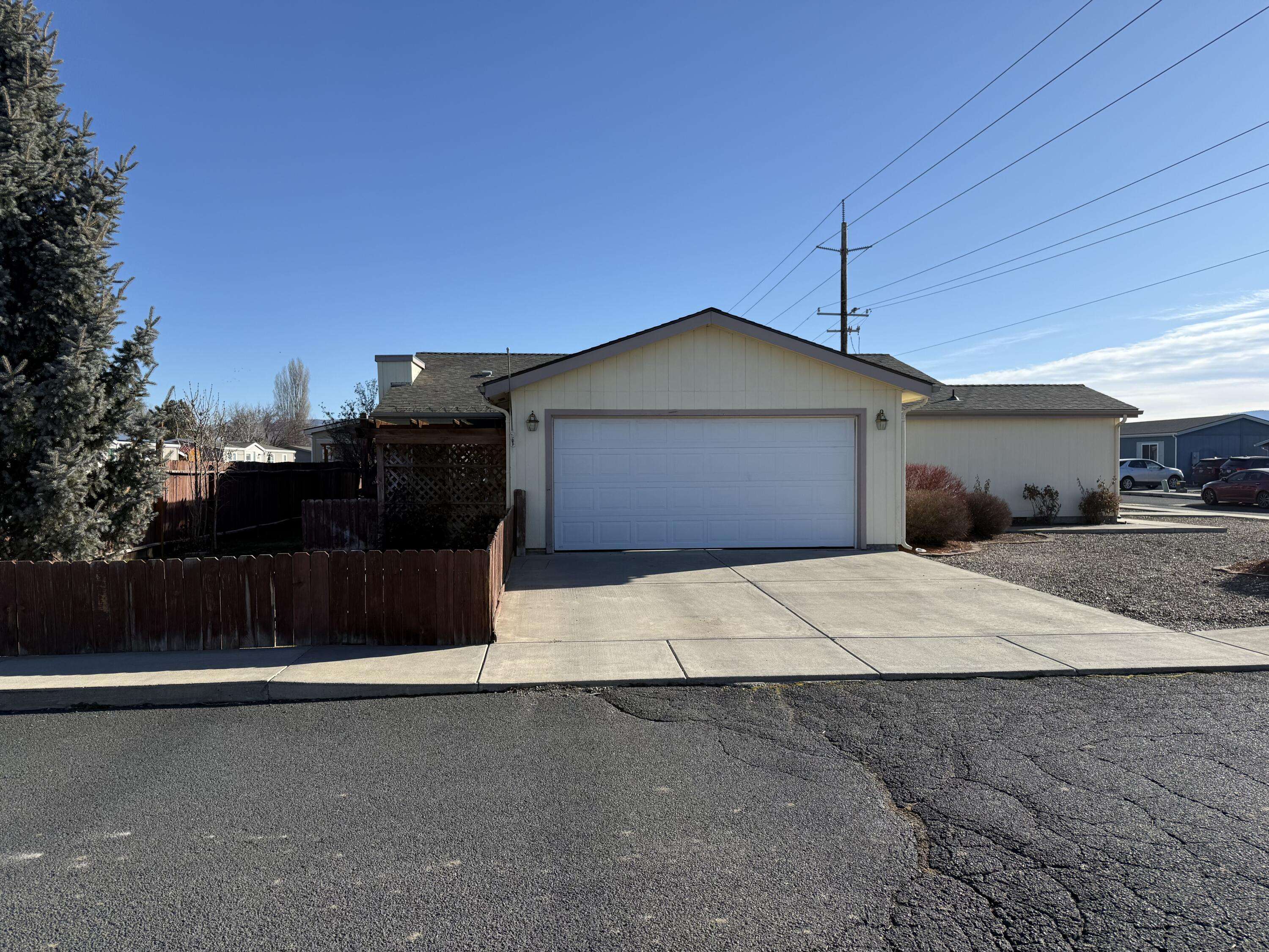 Klamath Falls, OR 97603,5507 Summerfield WAY