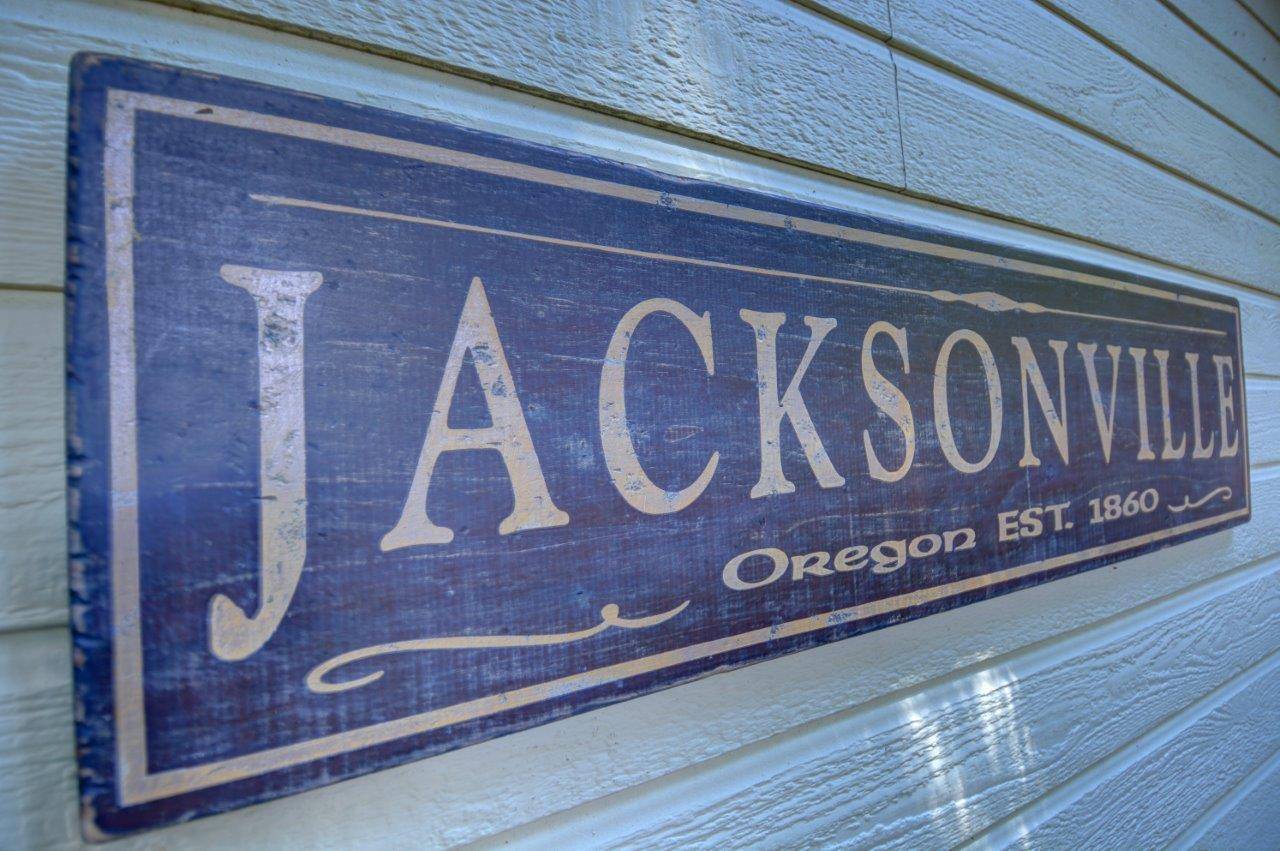 Jacksonville, OR 97530,345 5th ST