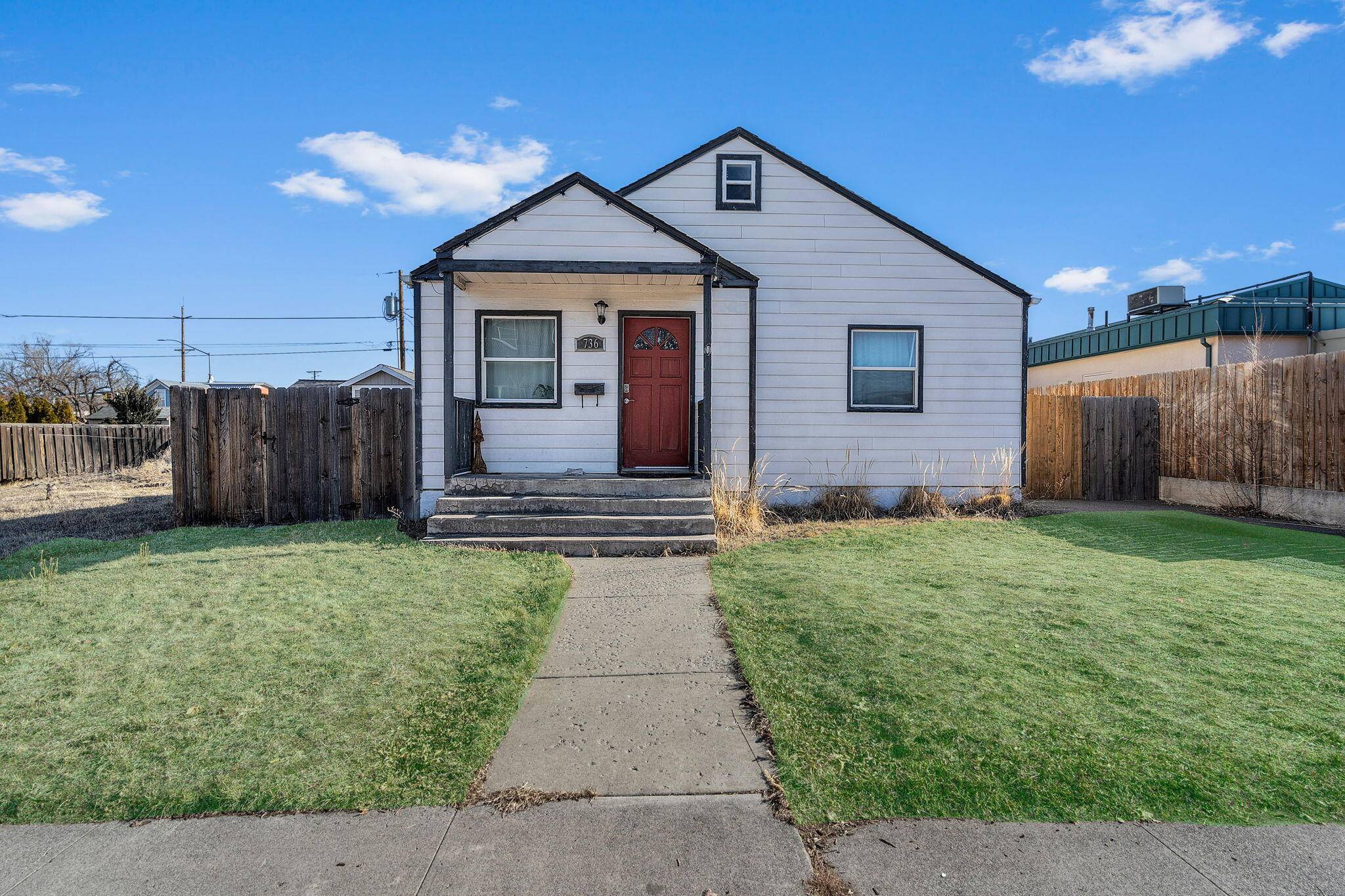 Redmond, OR 97756,736 10th ST