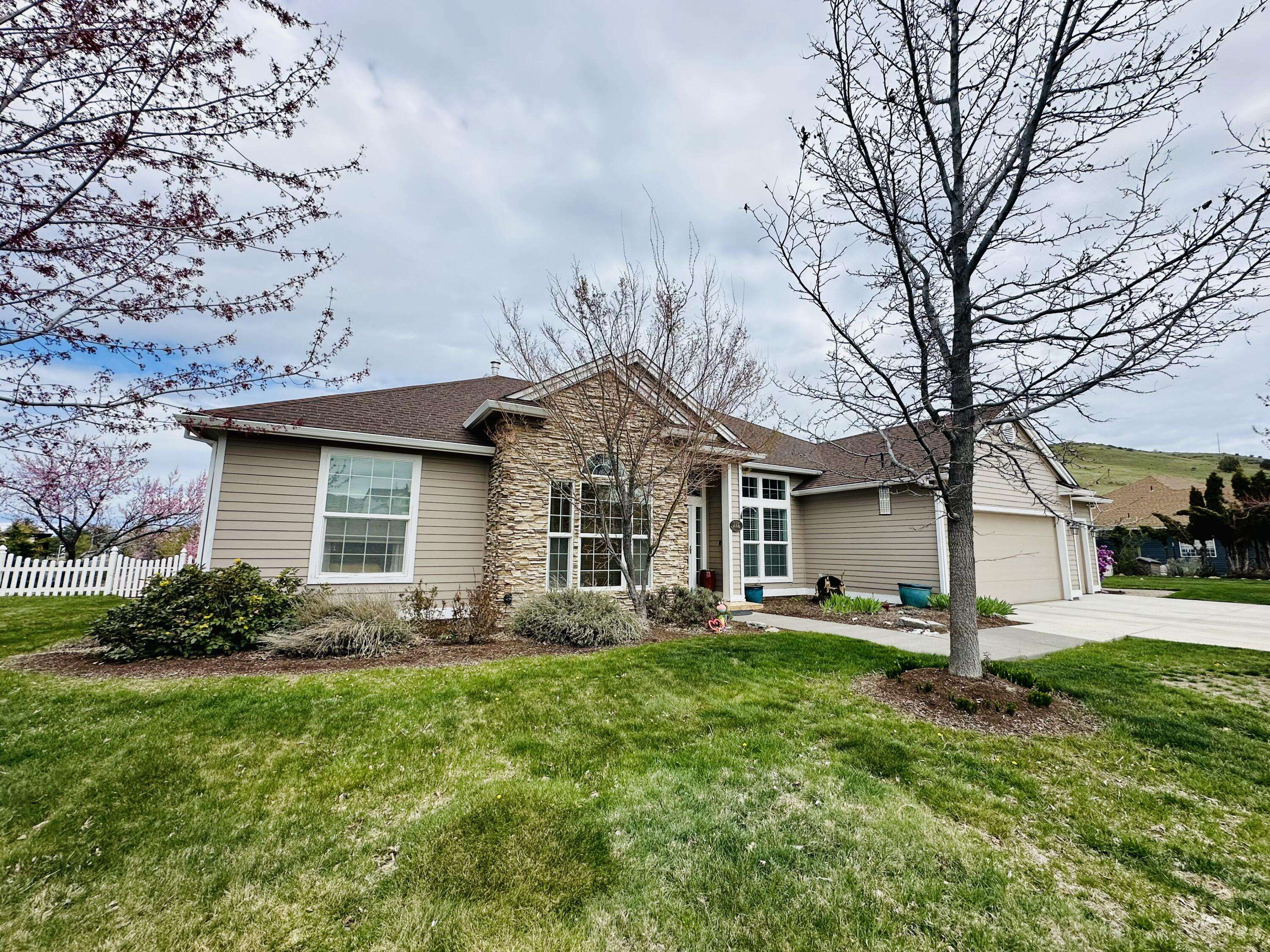 Klamath Falls, OR 97601,1705 Harmony LN