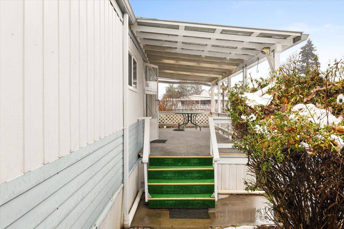 Grants Pass, OR 97526,311 Bandy WAY