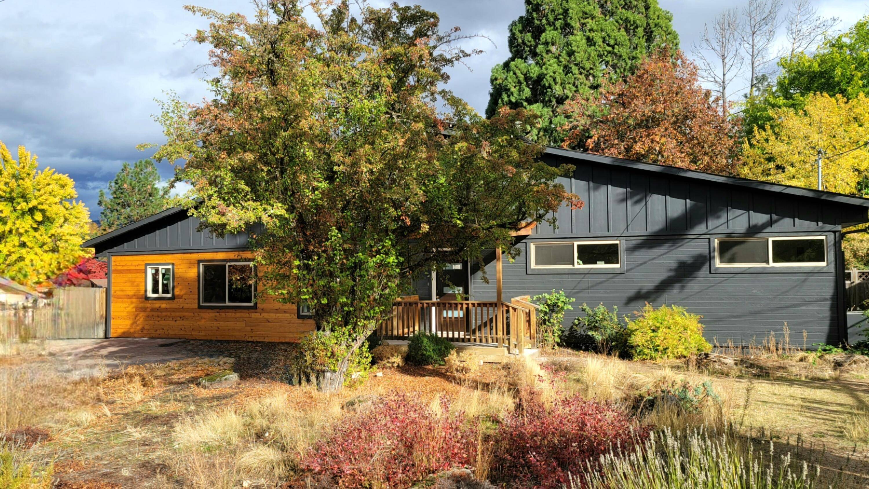 Ashland, OR 97520,810 Glendale AVE