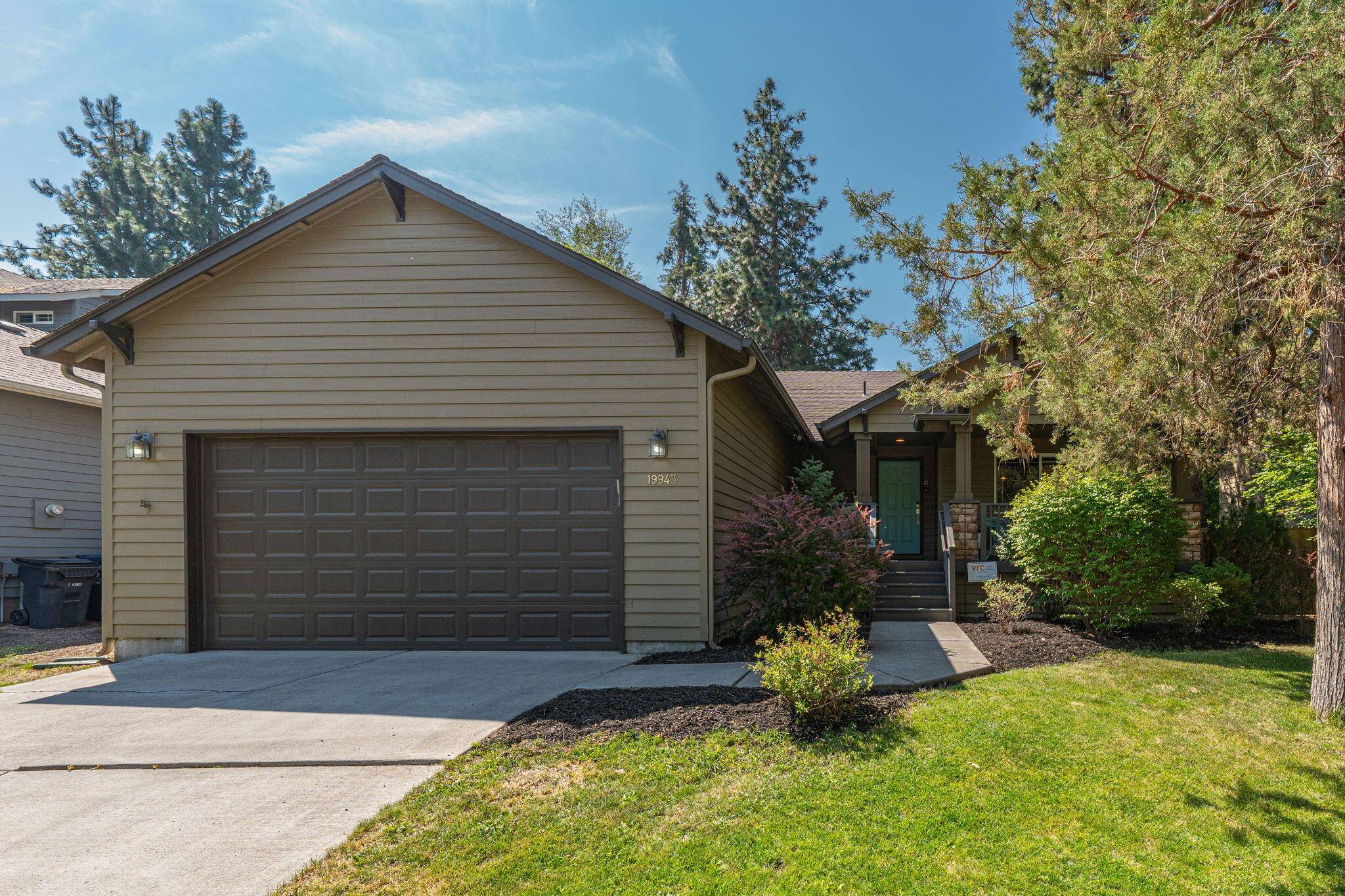 Bend, OR 97702,19943 Cliffrose DR