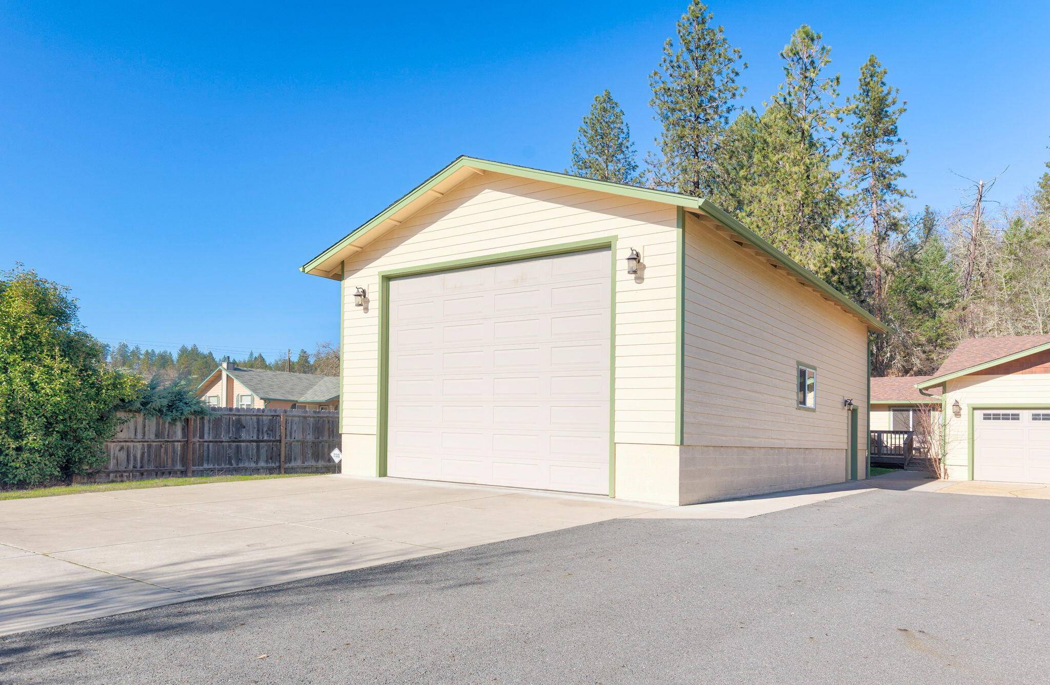 Merlin, OR 97532,174 Barker DR