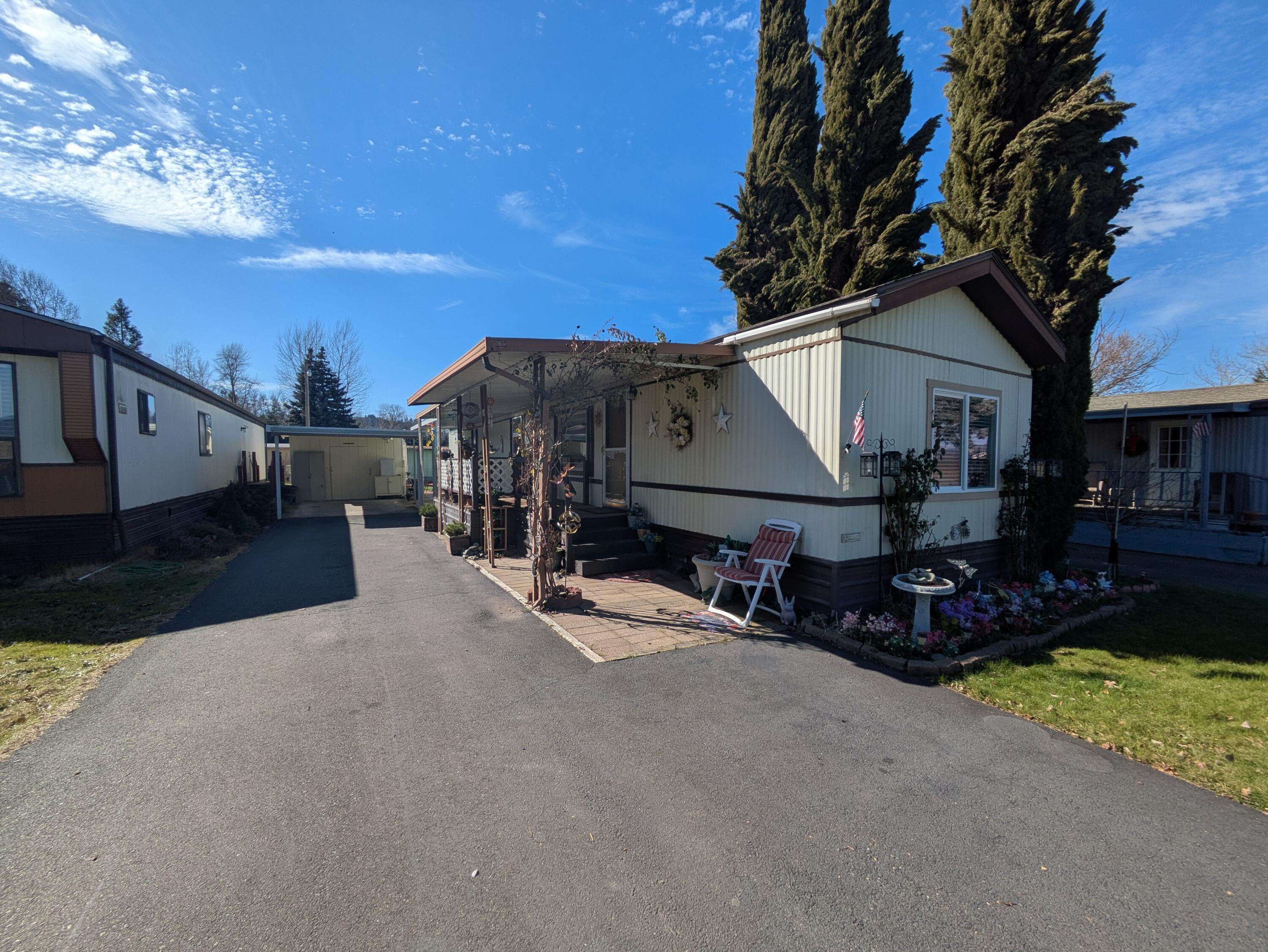 Grants Pass, OR 97527,1950 Demaray DR #5