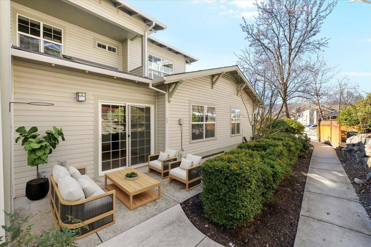 Ashland, OR 97520,923 Mountain Meadows CIR