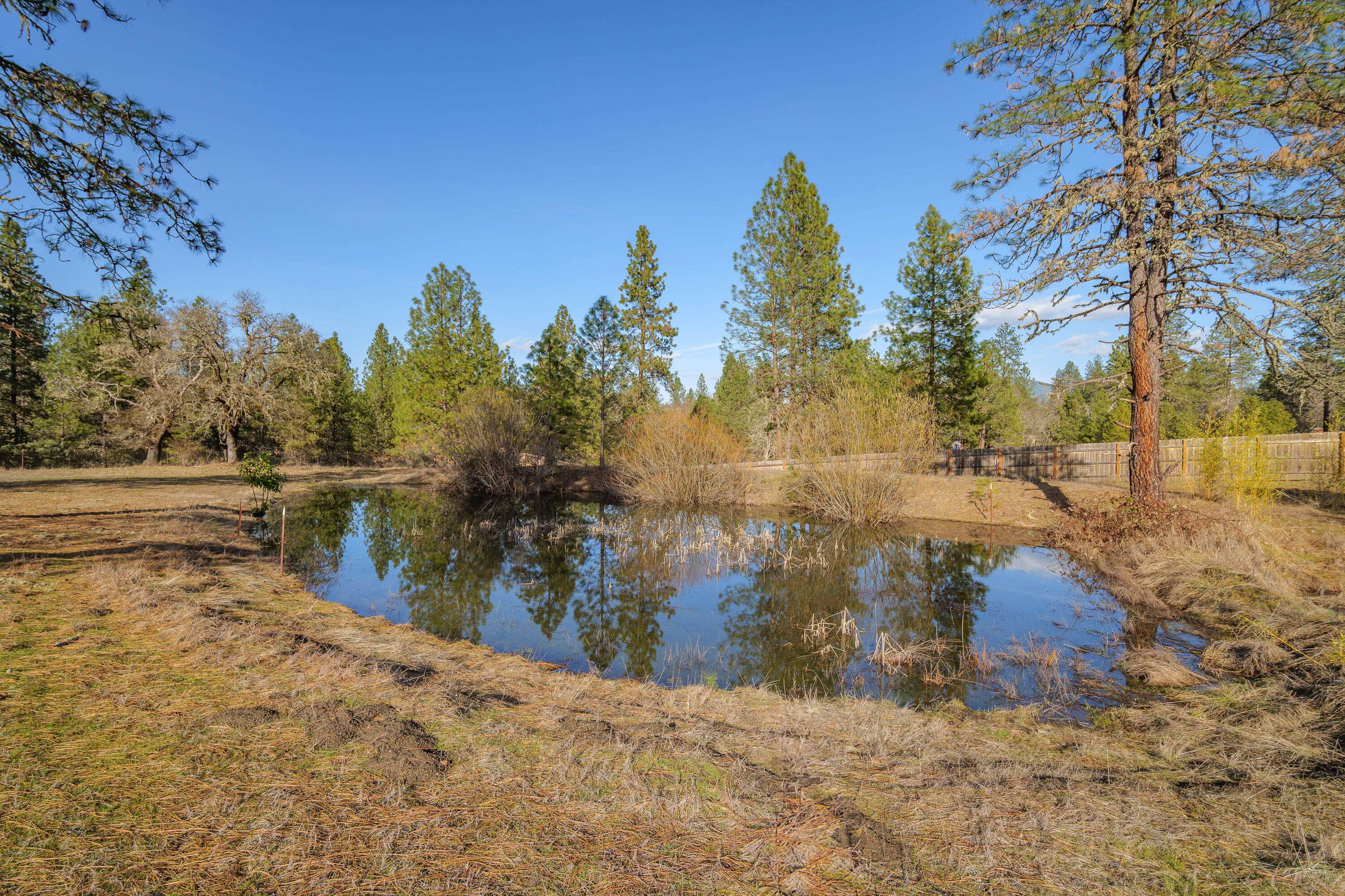 Grants Pass, OR 97526,2410 Robertson Bridge RD