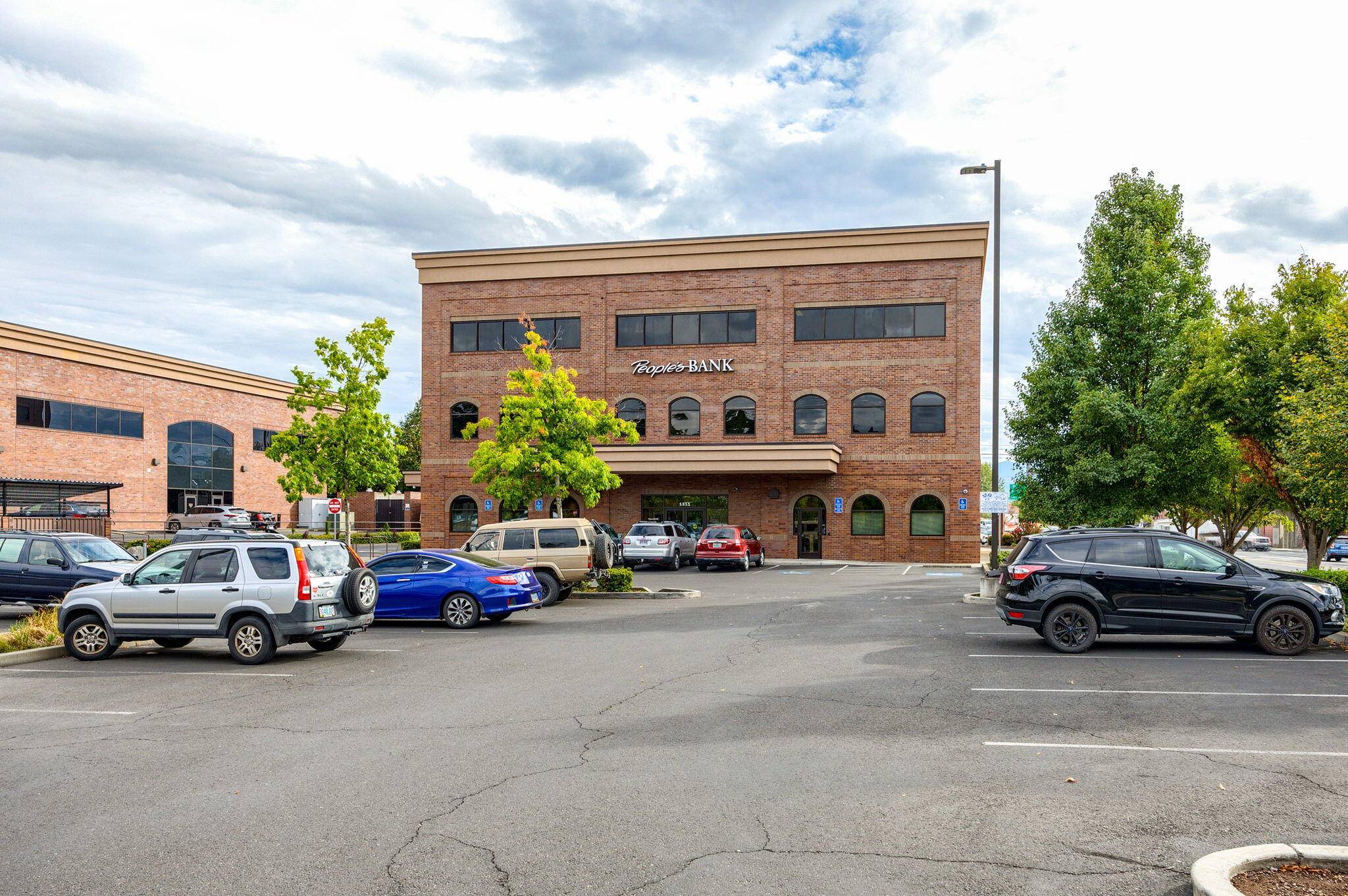 Medford, OR 97504,1311 Barnett RD #301