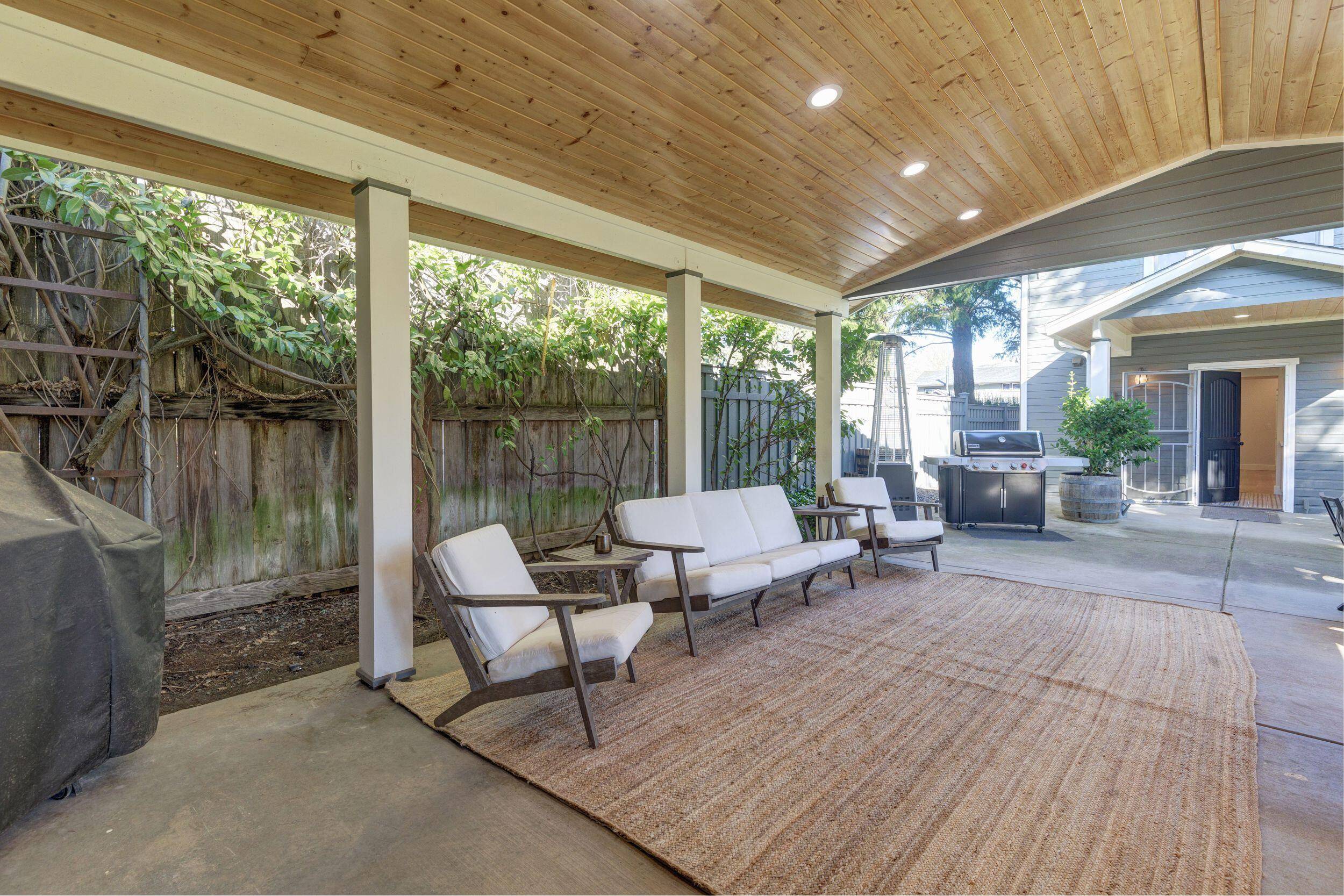Rogue River, OR 97537,111 Cedar ST