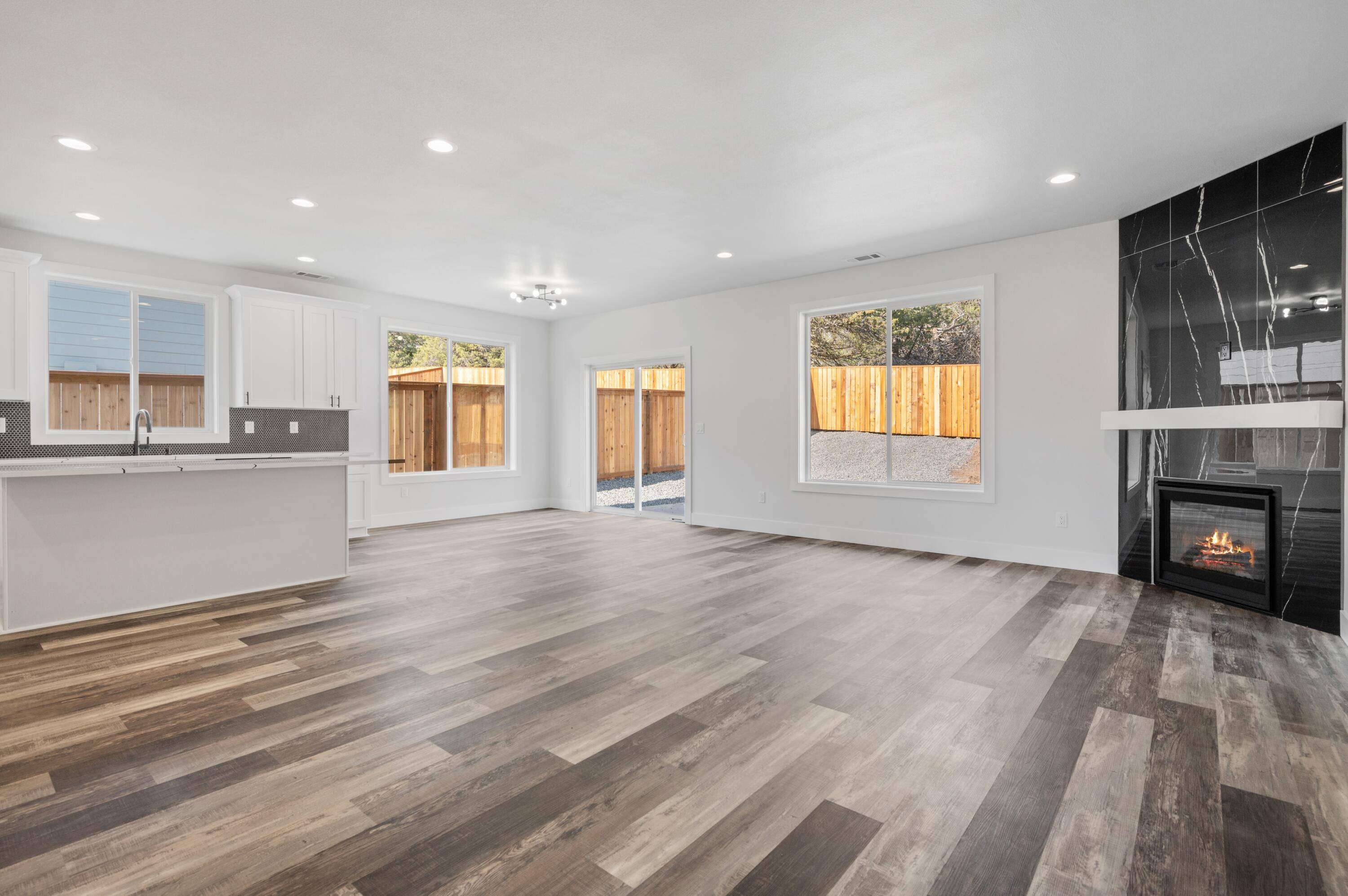 Klamath Falls, OR 97601,1189 Orange Blossom DR