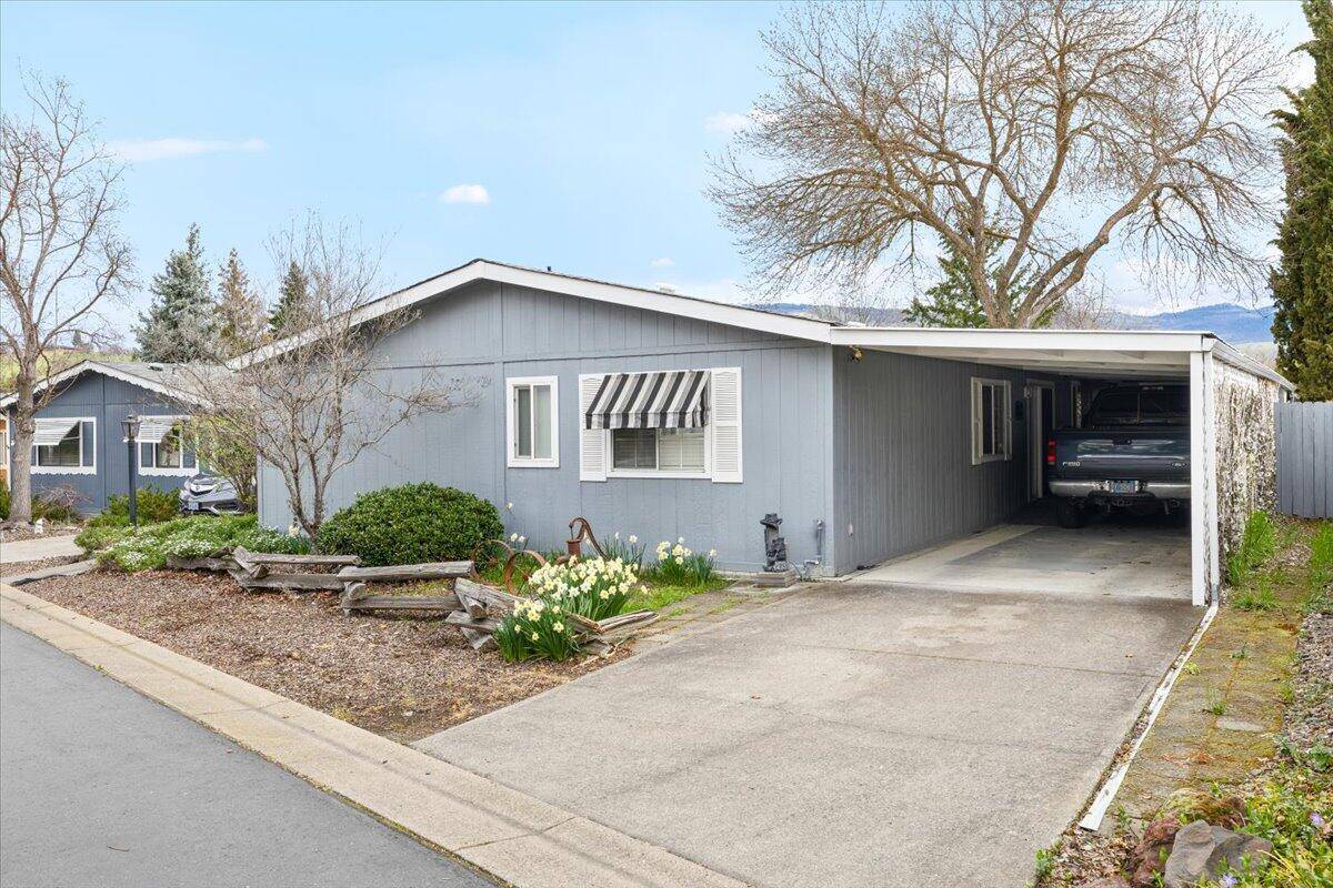 Phoenix, OR 97535,4624 Pacific HWY #61