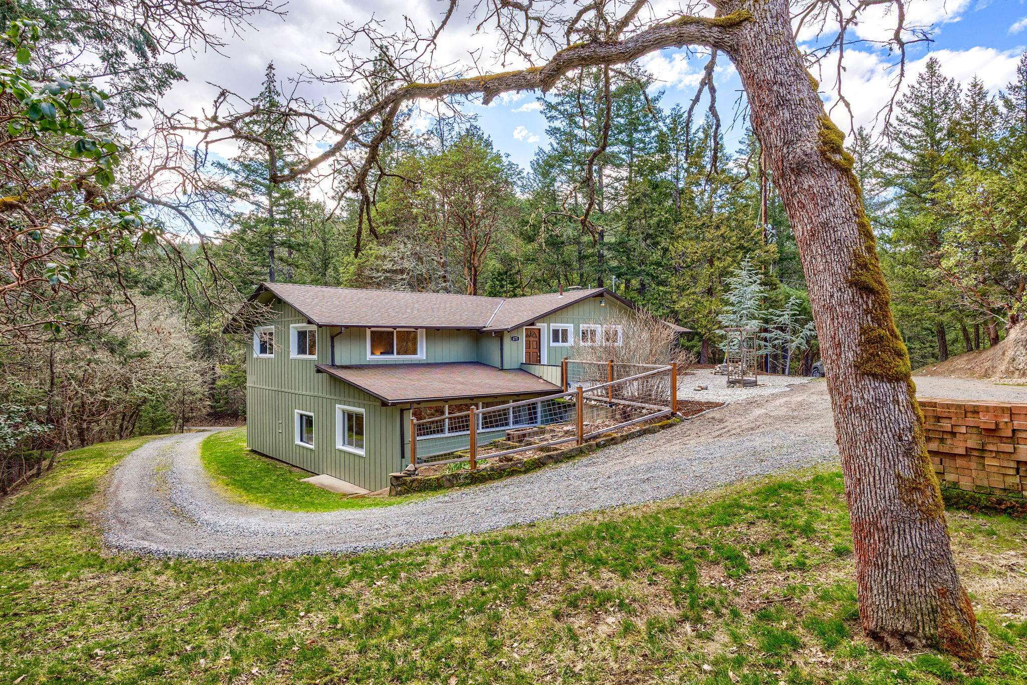 Jacksonville, OR 97530,475 Wagon Trail DR