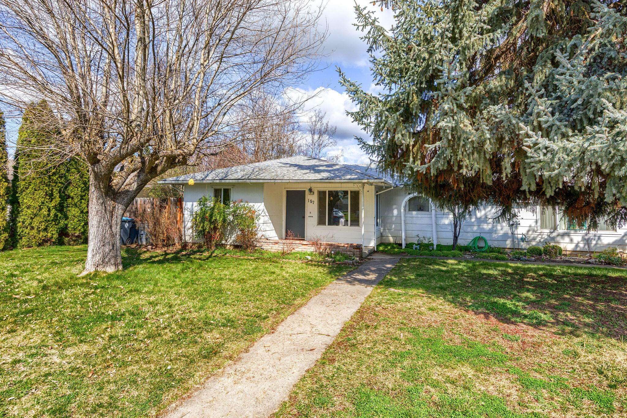 Phoenix, OR 97535,401 Oak ST