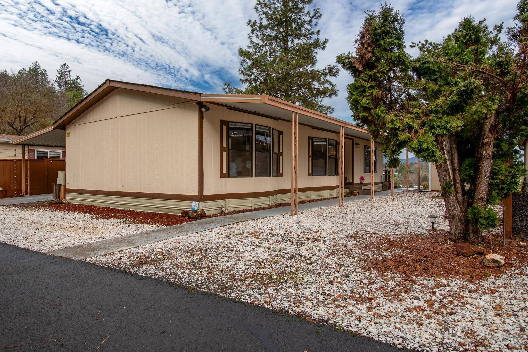 Medford, OR 97501,3955 Stage RD #APT 80