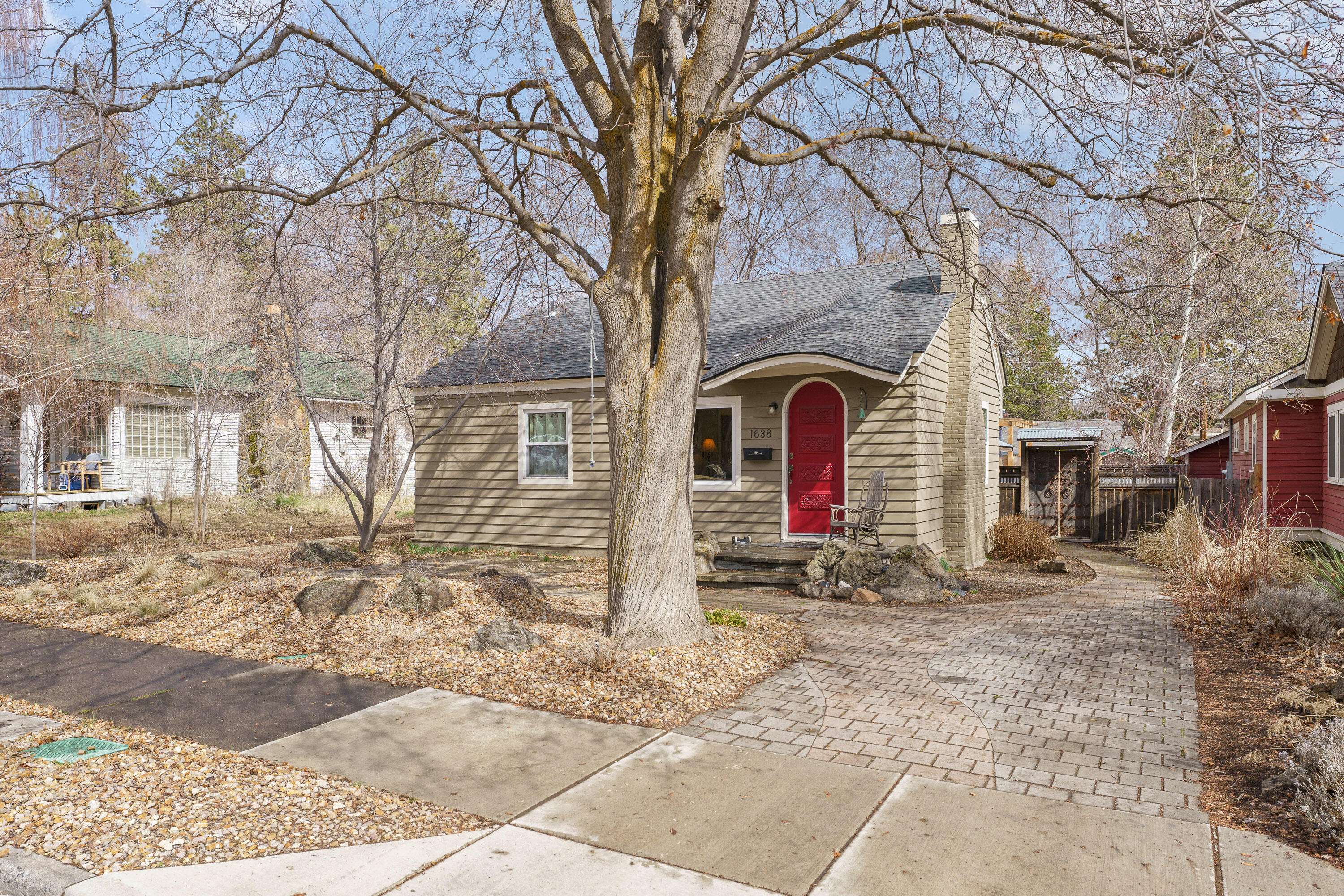 Bend, OR 97703,1638 4th ST