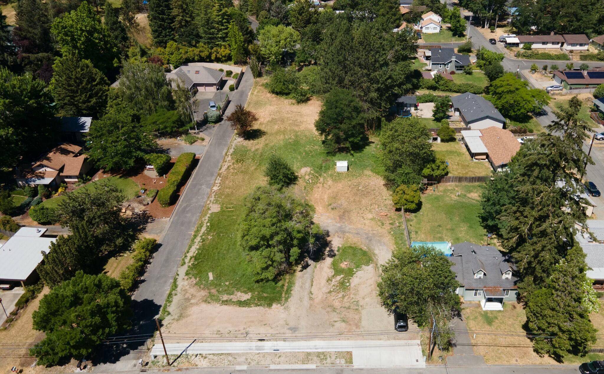 Grants Pass, OR 97526,1510 Highland AVE