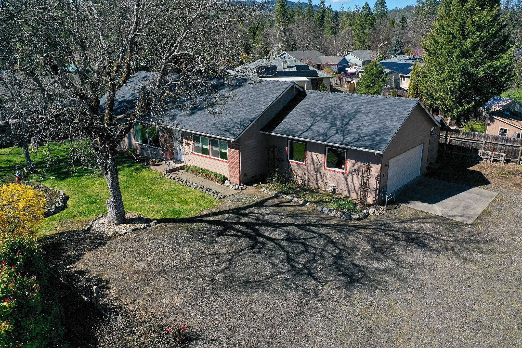 Shady Cove, OR 97539,551 Alpine AVE