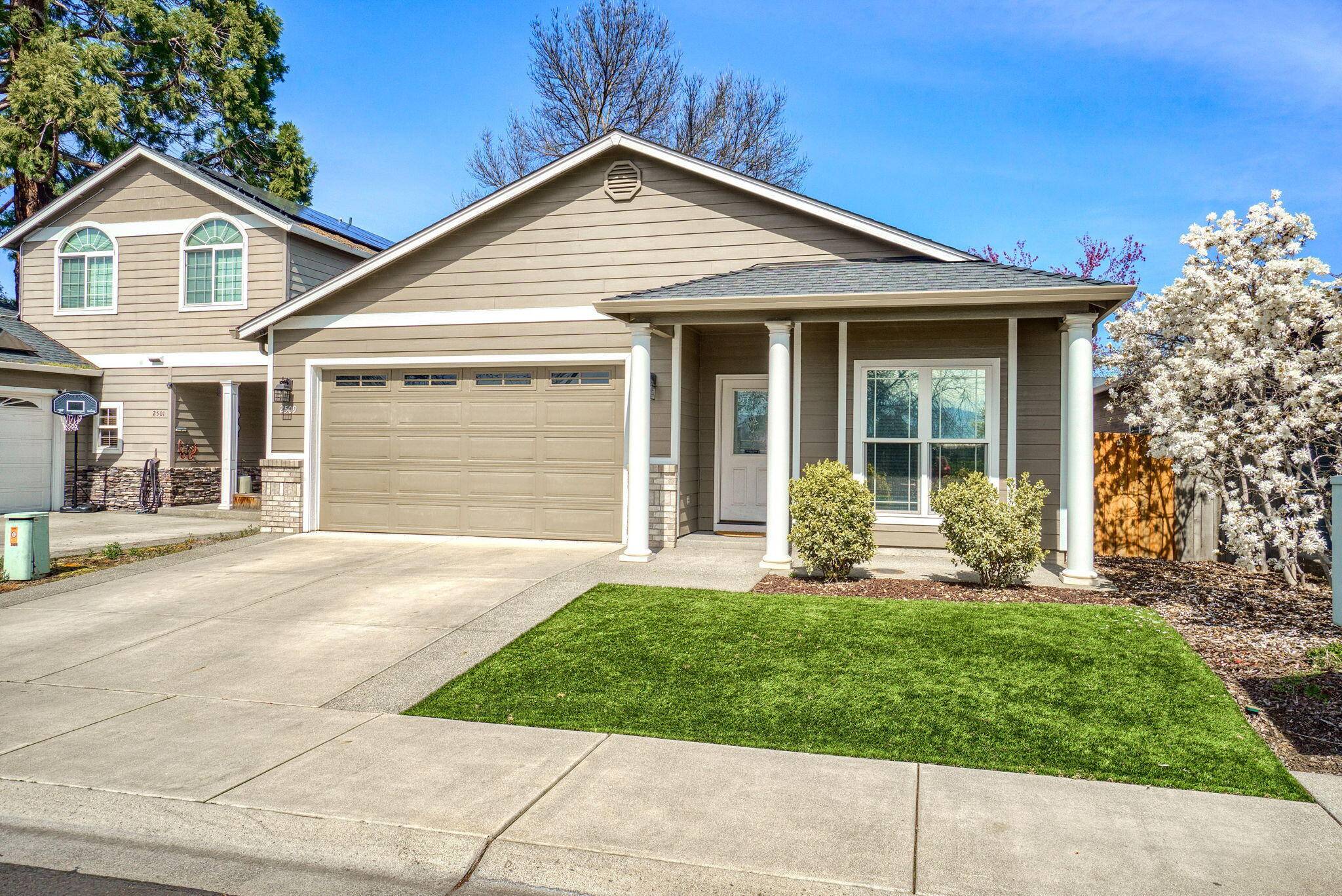 Central Point, OR 97502,2509 Brookdale DR