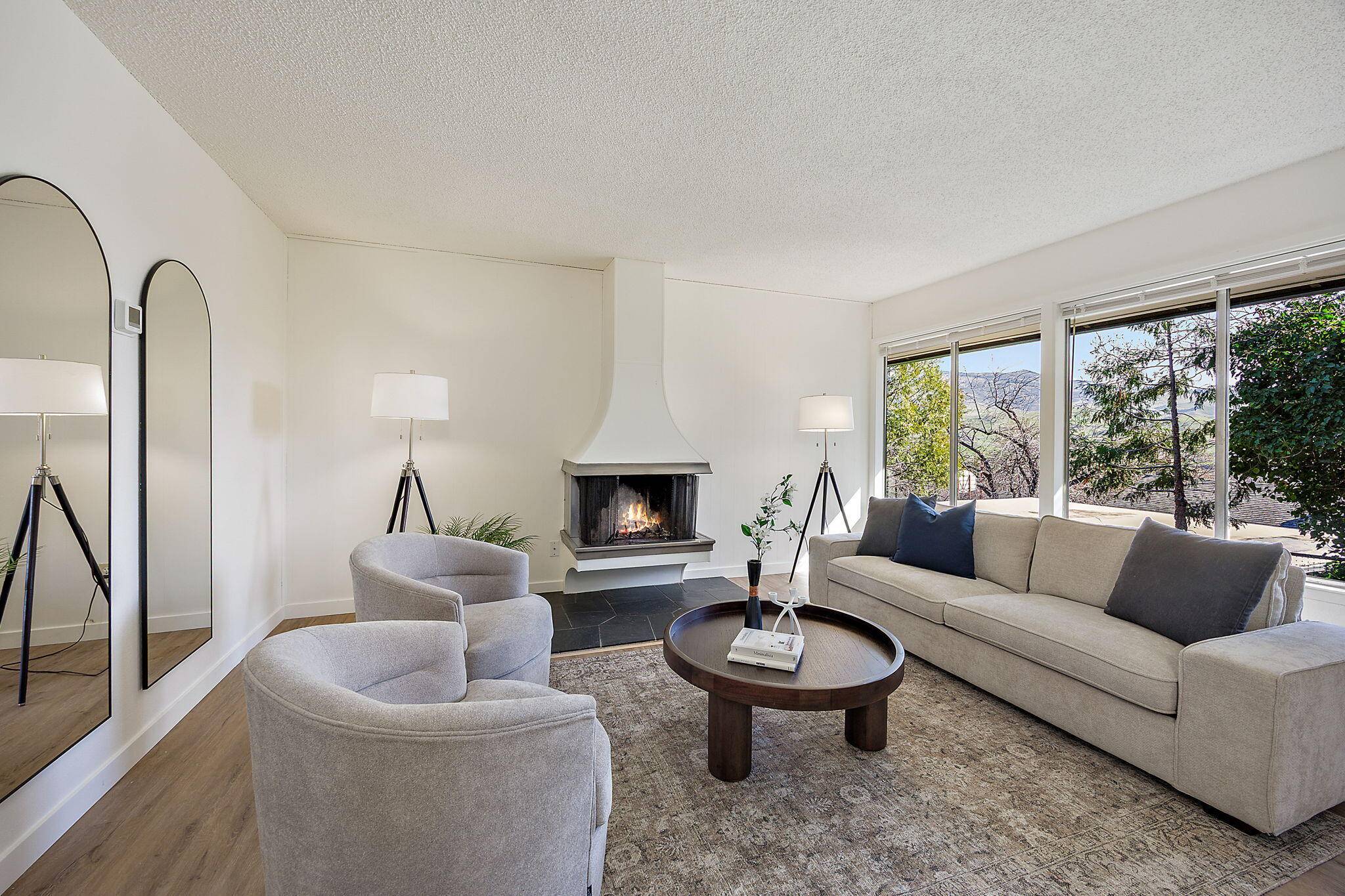 Ashland, OR 97520,382 Cherry LN