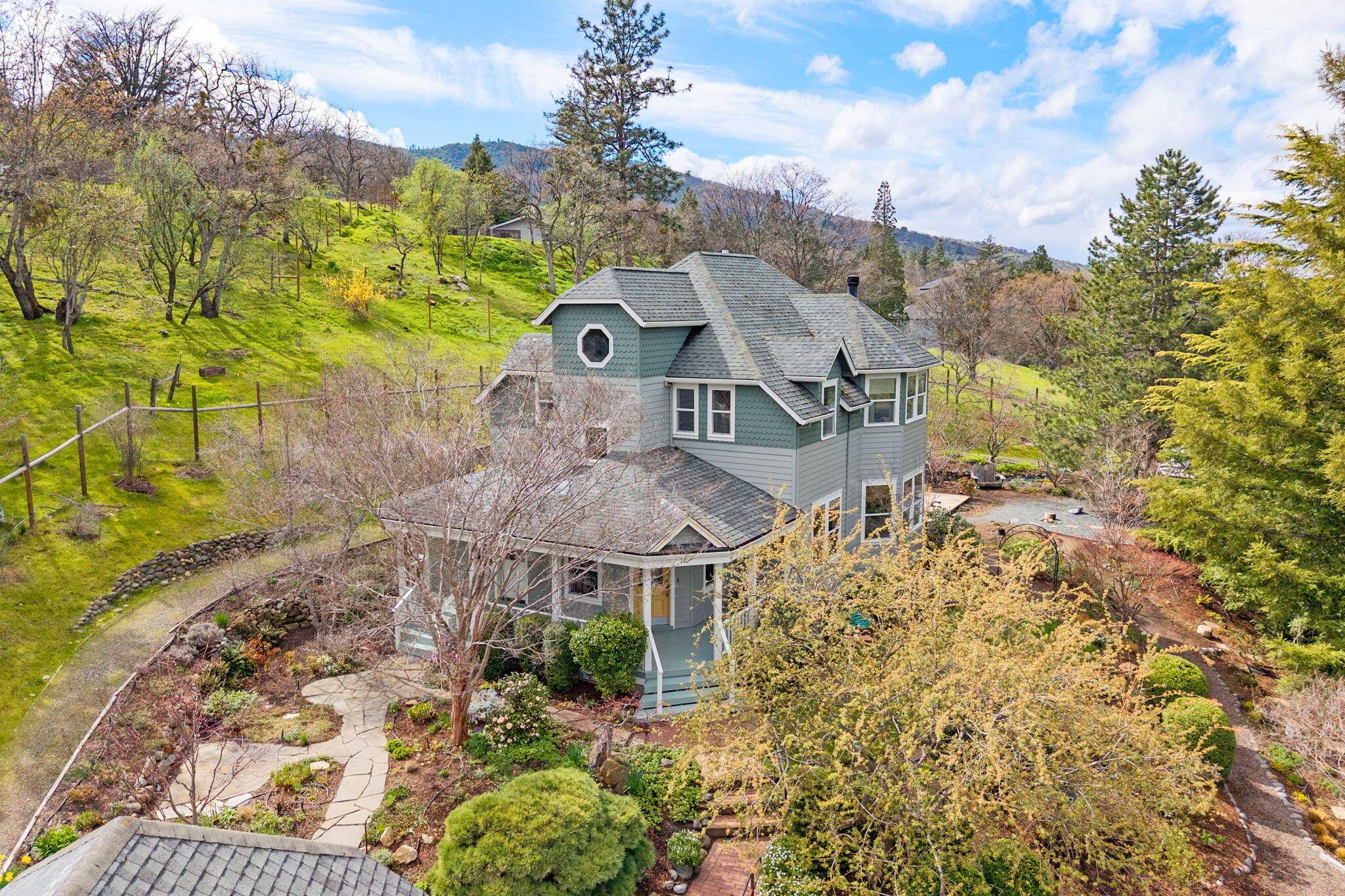 Ashland, OR 97520,311 Sheridan ST