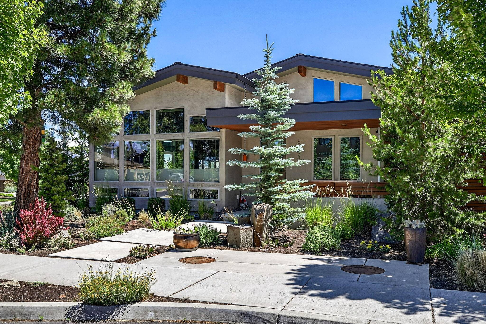 Bend, OR 97703,62636 Mt Thielsen DR