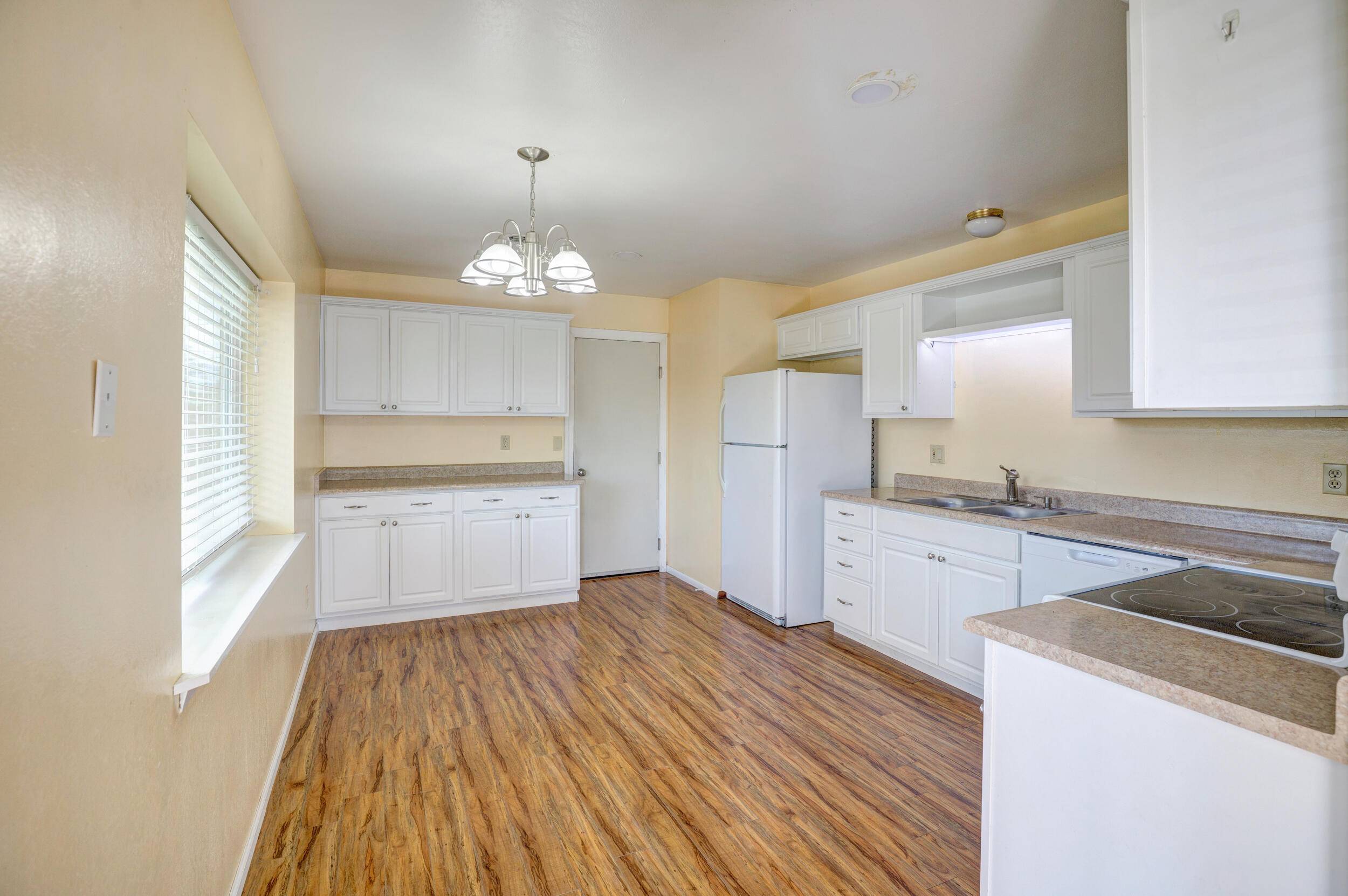 Grants Pass, OR 97527,2368 Redwood AVE